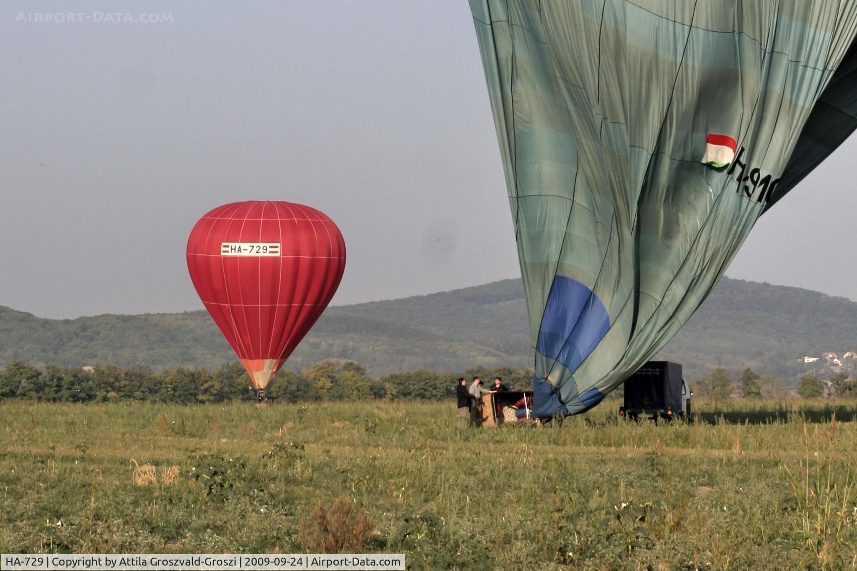 HA-729, 1993 SCB AX-7 C/N 104/93, Kápolnásnyék, temporary landing place.