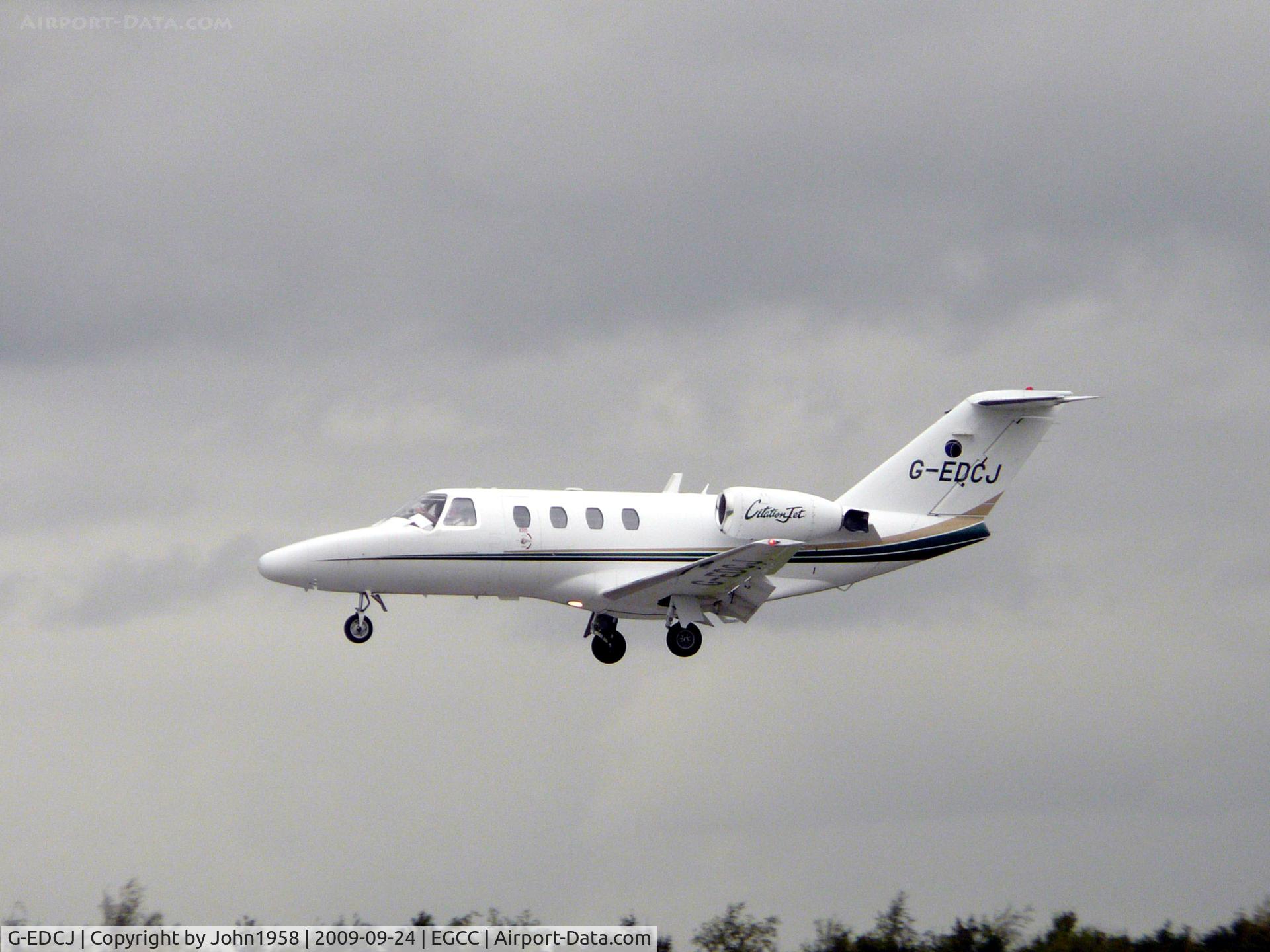 G-EDCJ, 1995 Cessna 525 CitationJet CJ1 C/N 525-0105, About to land