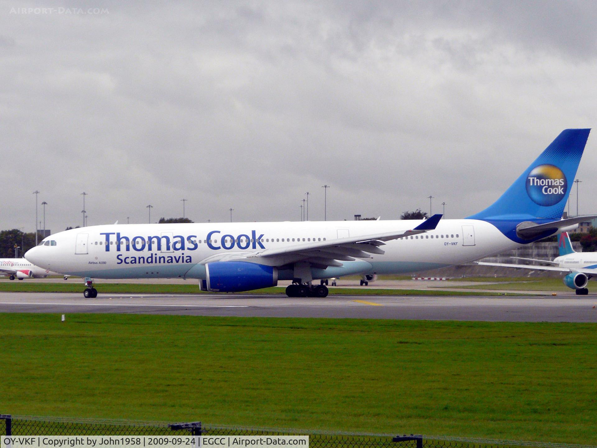 OY-VKF, 1999 Airbus A330-243 C/N 309, About to depart