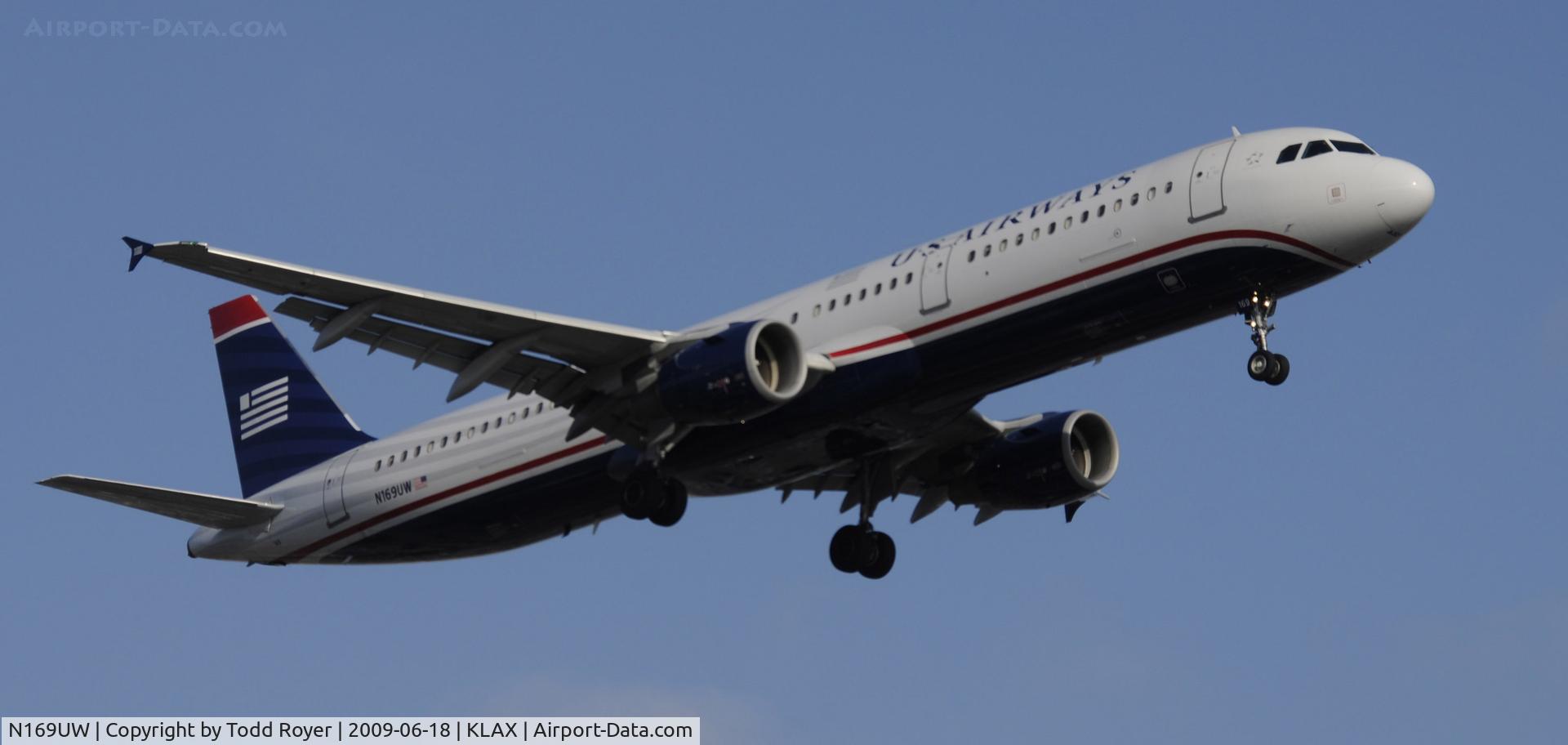 N169UW, 2001 Airbus A321-211 C/N 1455, Landing 24R at LAX