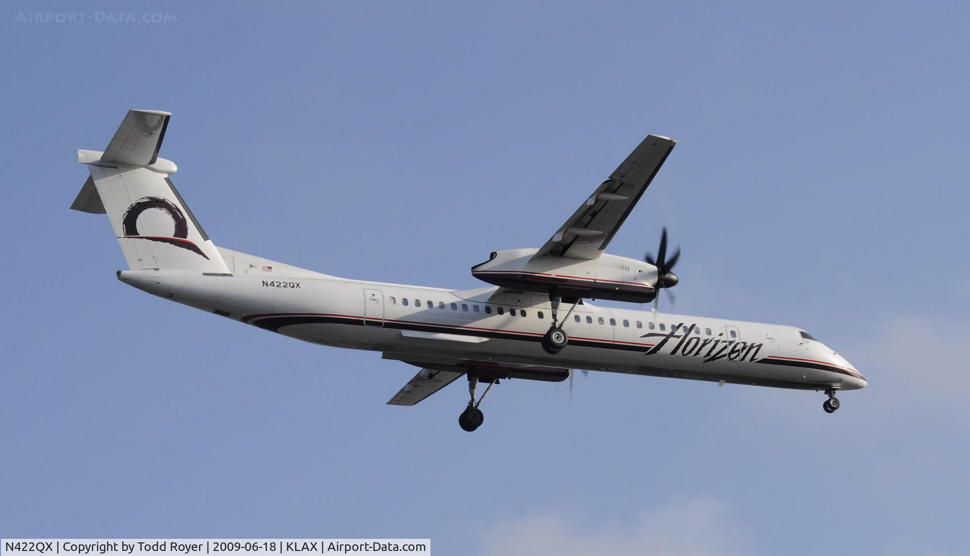 N422QX, 2007 Bombardier DHC-8-402 Dash 8 C/N 4150, Landing 24R at LAX