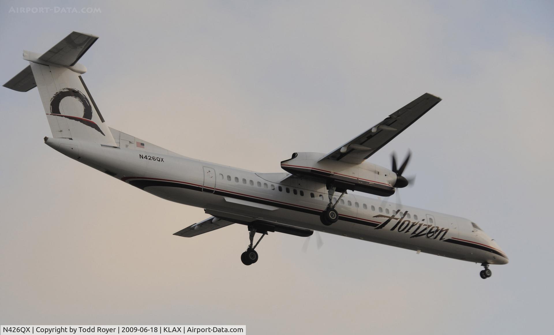 N426QX, 2007 Bombardier DHC-8-402 Dash 8 C/N 4154, Landing 24R at LAX
