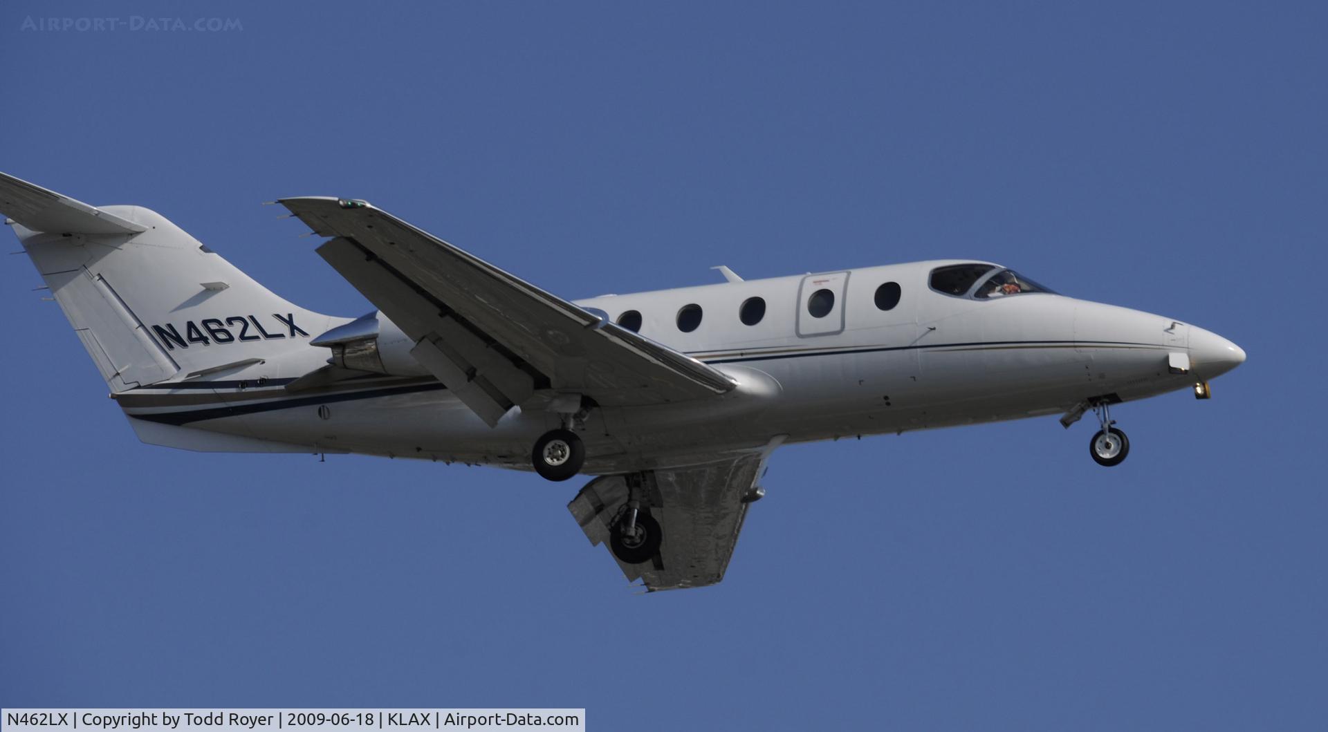 N462LX, 2005 Raytheon Beechjet 400A/Nextant N400XT C/N RK-423, Landing 24R at LAX