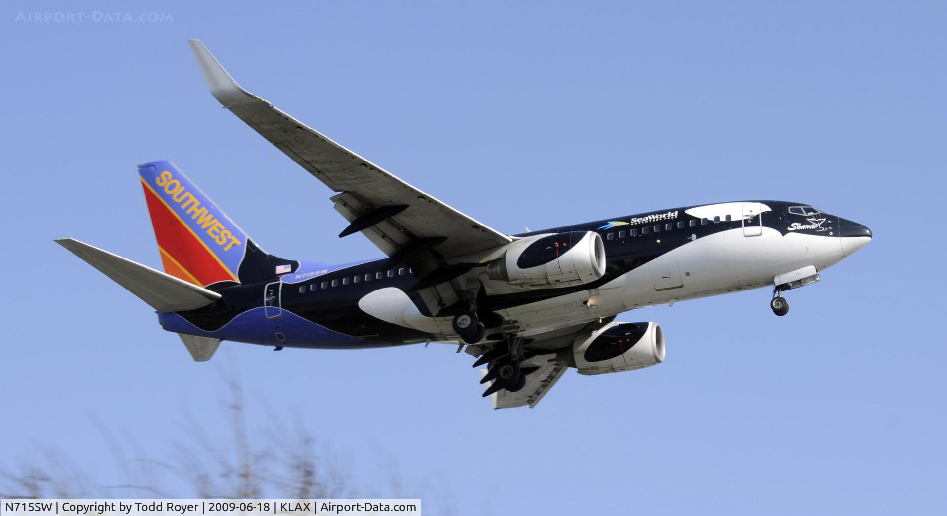 N719SW, 1998 Boeing 737-7H4 C/N 27853, Landing 24R at LAX