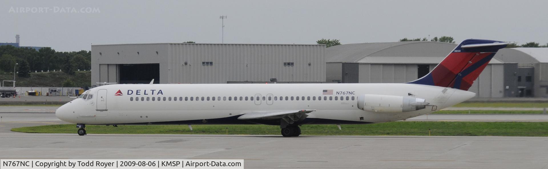 N767NC, 1977 McDonnell Douglas DC-9-51 C/N 47724, Taxi for departure