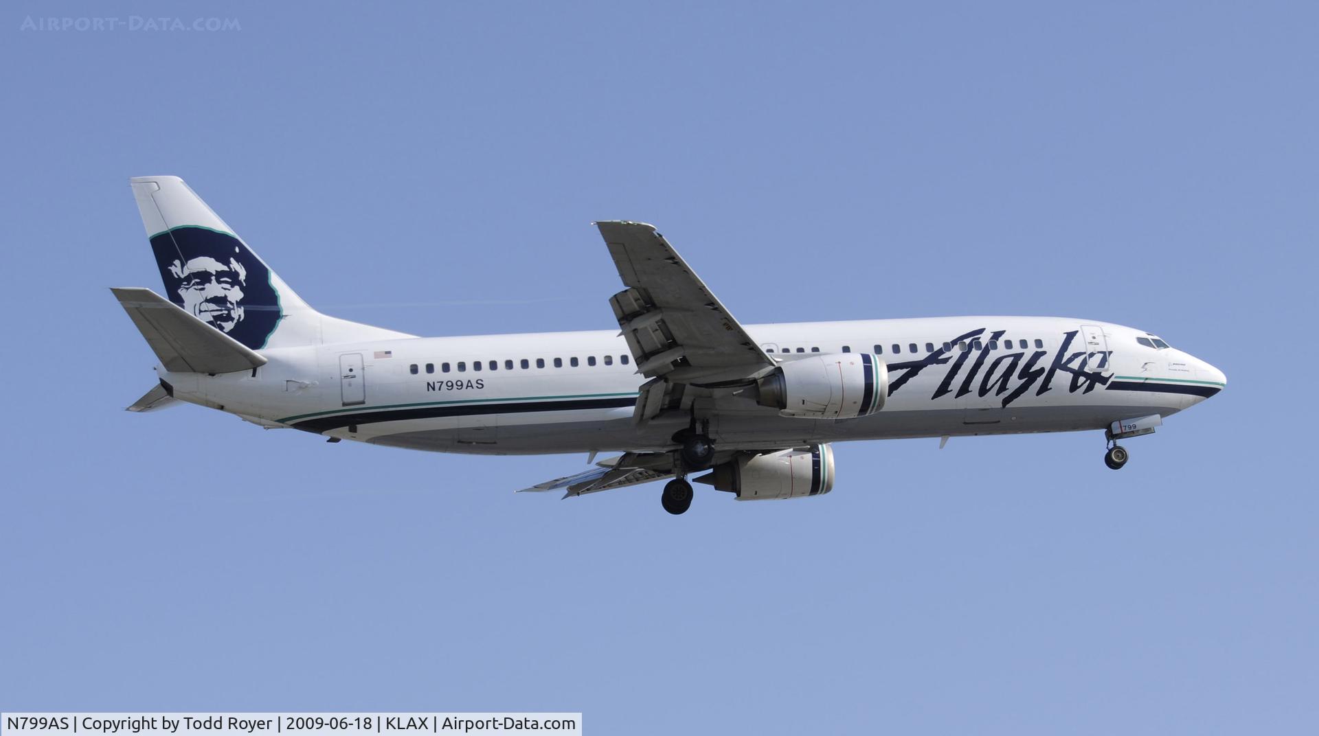 N799AS, 1998 Boeing 737-490 C/N 29270, Landing 24R at LAX