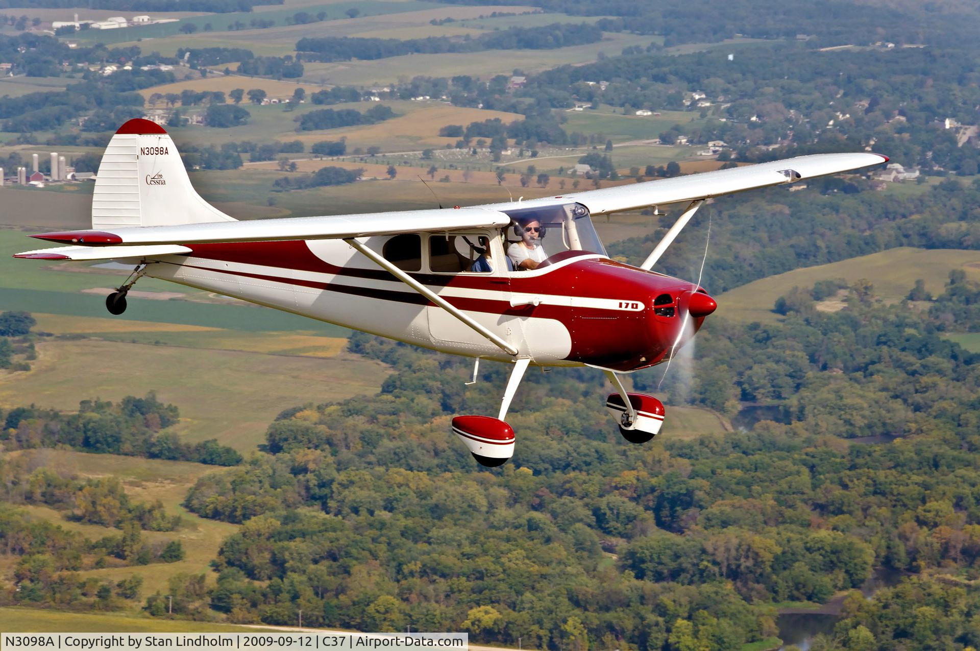 N3098A, 1953 Cessna 170B C/N 25742, George Willford flies his beautifully restored 170 near Brodhead, WI