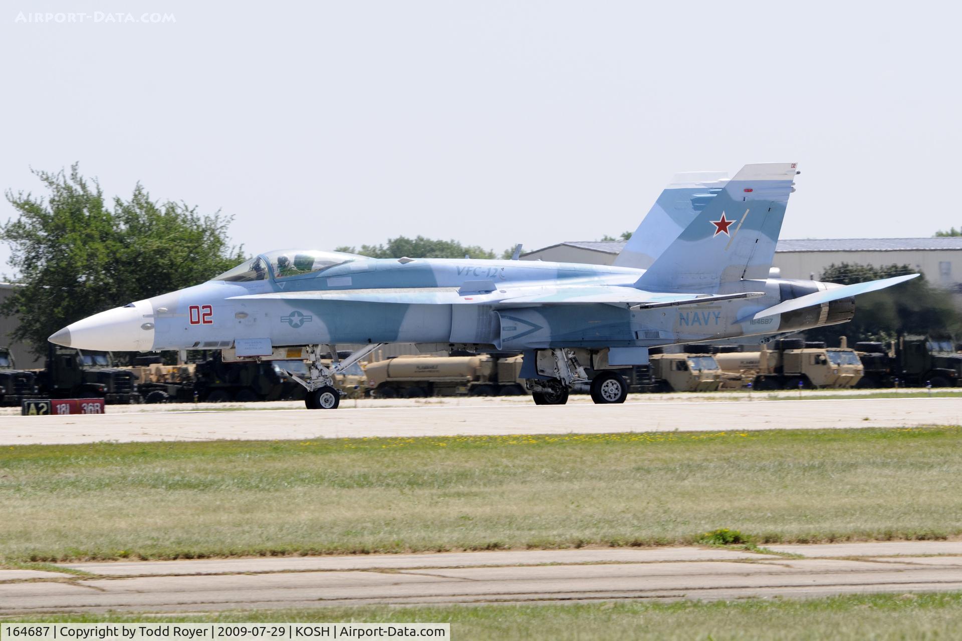 164687, McDonnell Douglas F/A-18C Hornet C/N 1120, Landing 36 at OSH