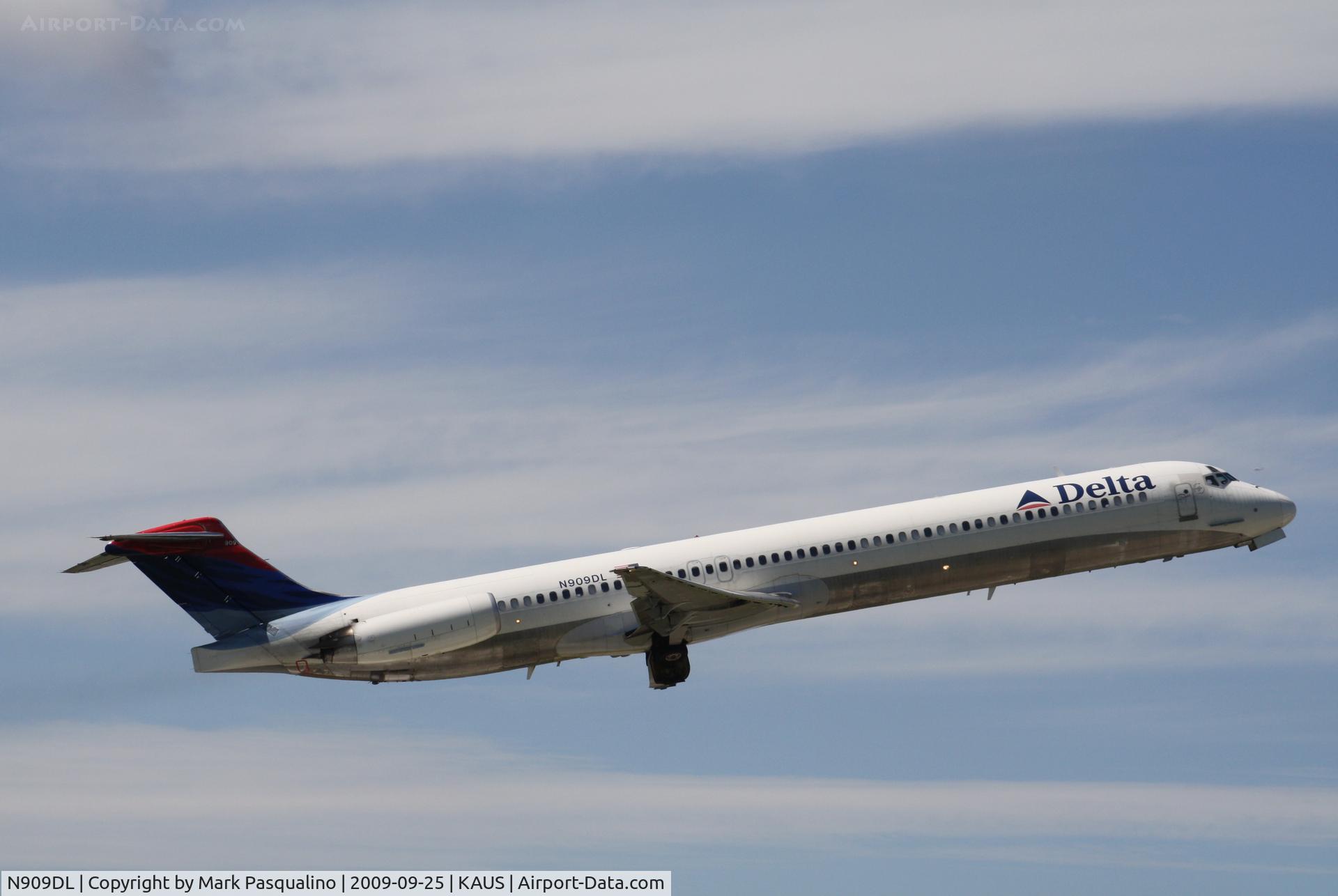 N909DL, 1987 McDonnell Douglas MD-88 C/N 49540, MD-88