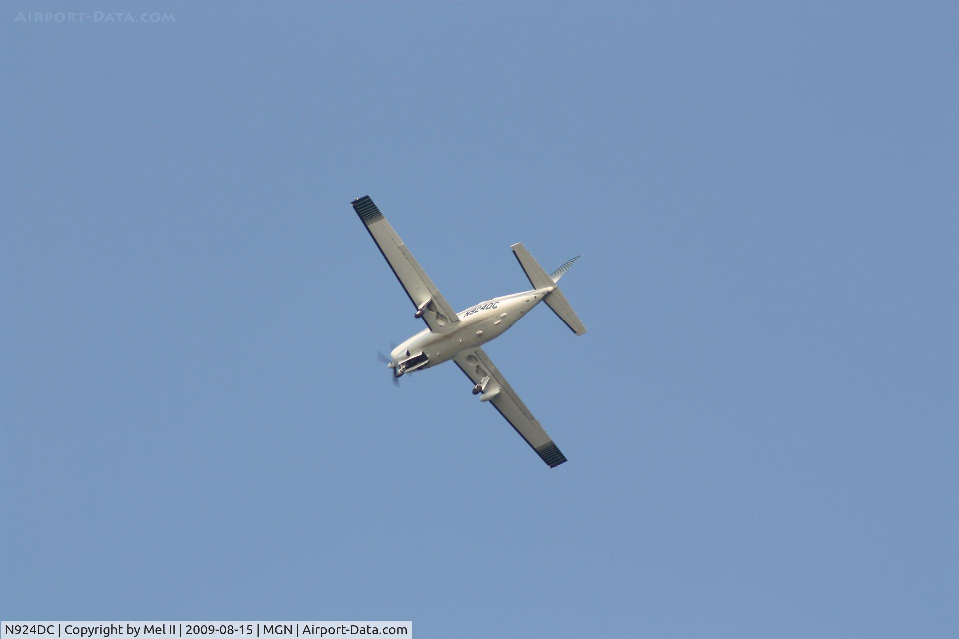 N924DC, 1996 Piper PA-46-350P Malibu Mirage C/N 4636057, On Left Downwind For RWY 28