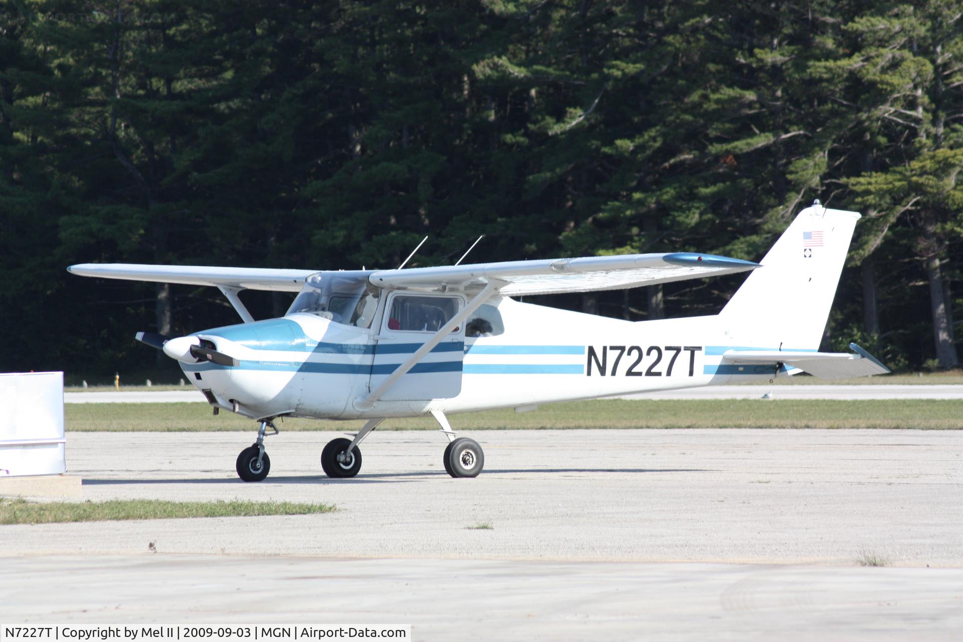 N7227T, 1959 Cessna 172A C/N 46827, Parked
