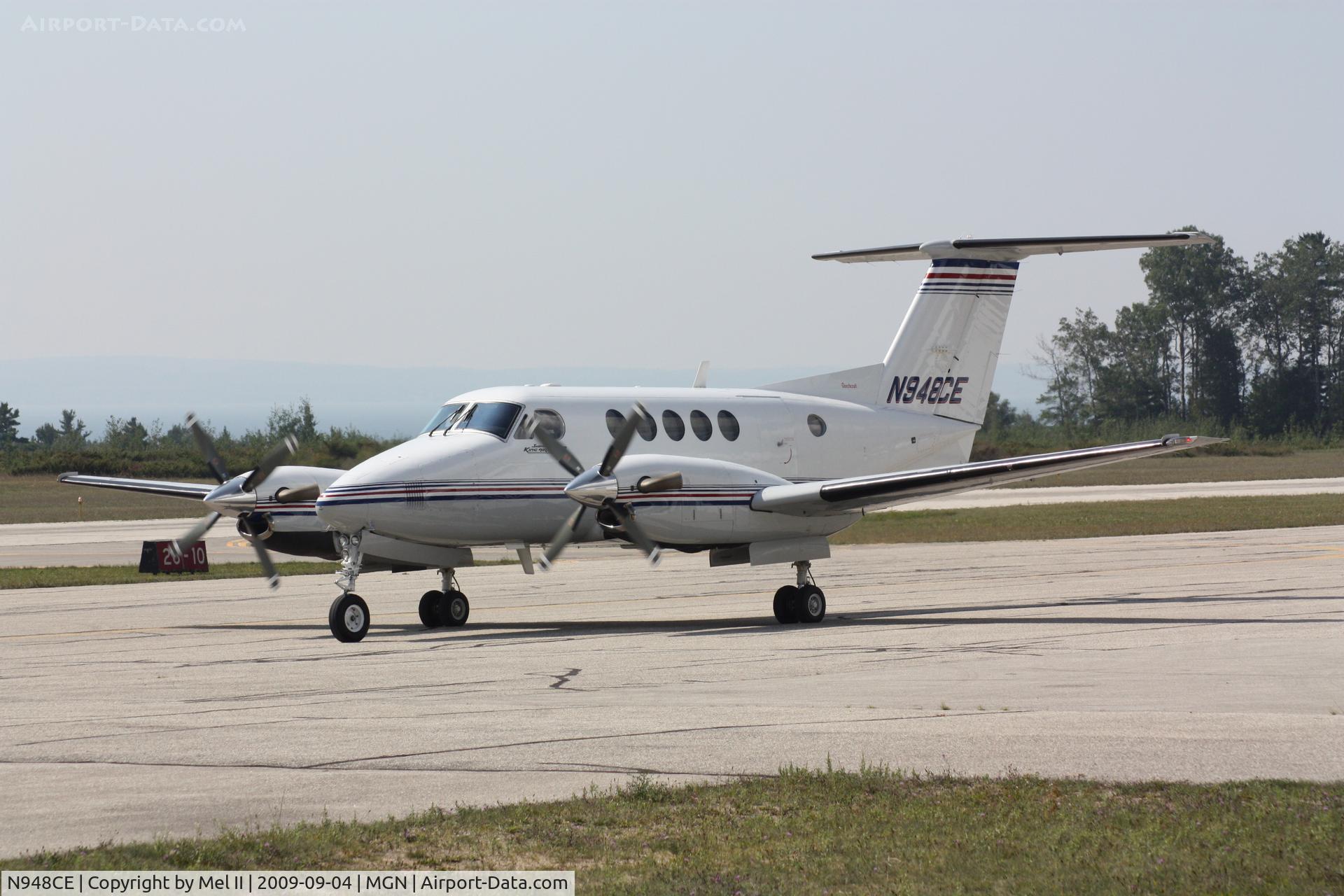 N948CE, 2000 Raytheon Aircraft Company B200 C/N BB-1736, KPTK-KMGN - Taxi From Landing RWY 28