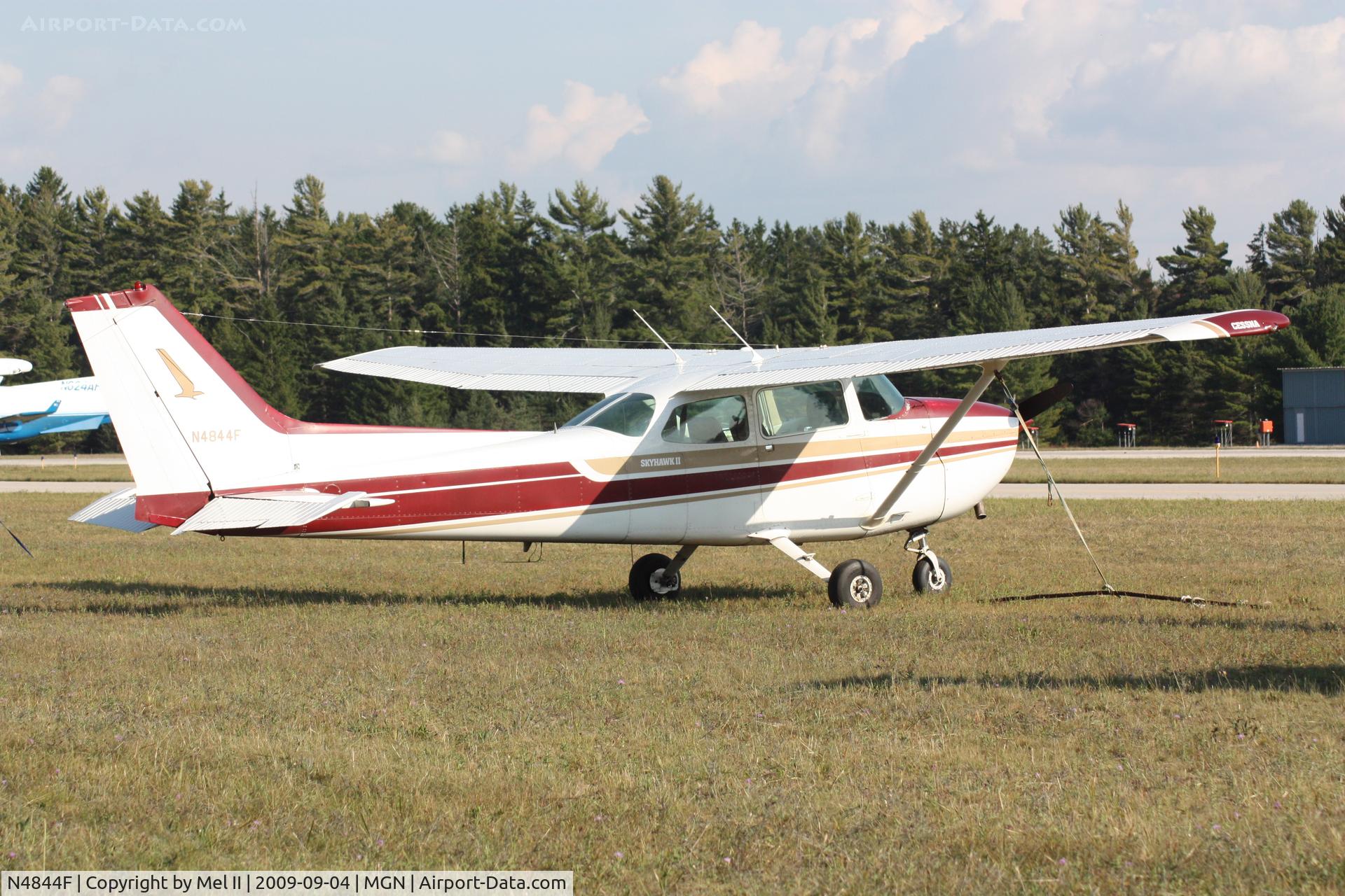 N4844F, 1979 Cessna 172N C/N 17273088, Parked