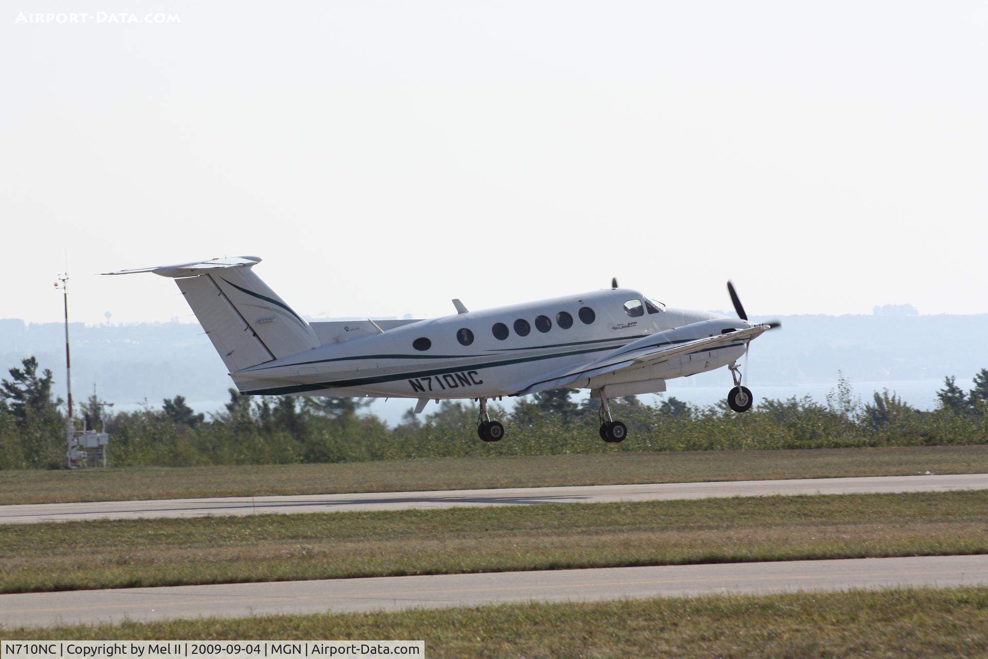 N710NC, 1977 Beech 200 C/N BB-322, Departing RWY 28