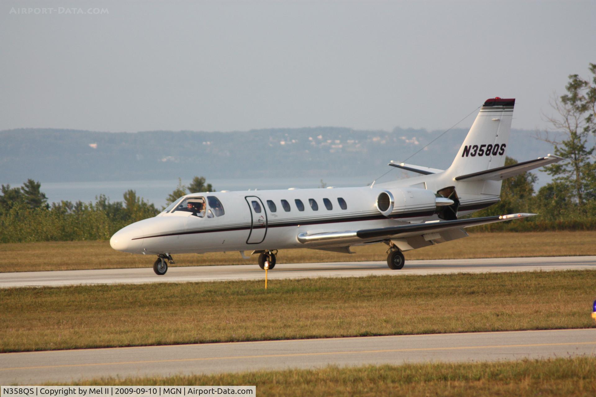 N358QS, 1998 Cessna 560 Citation Ultra C/N 560-0455, KTVC-KMGN - Landing RWY 28