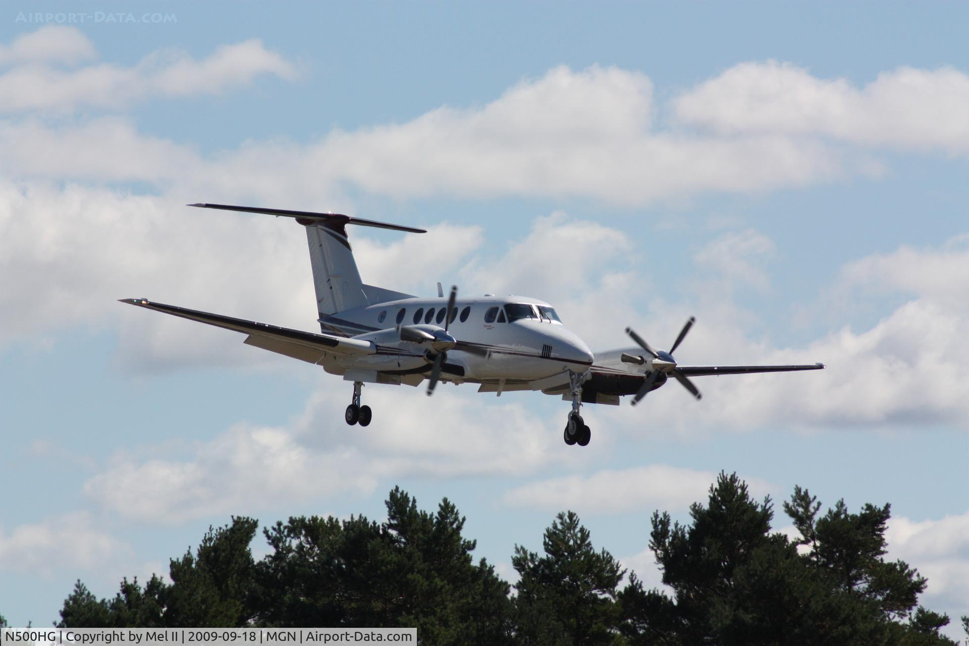 N500HG, 2006 Raytheon B200 King Air C/N BB-1954, KTOL-KMGN - Landing RWY 28