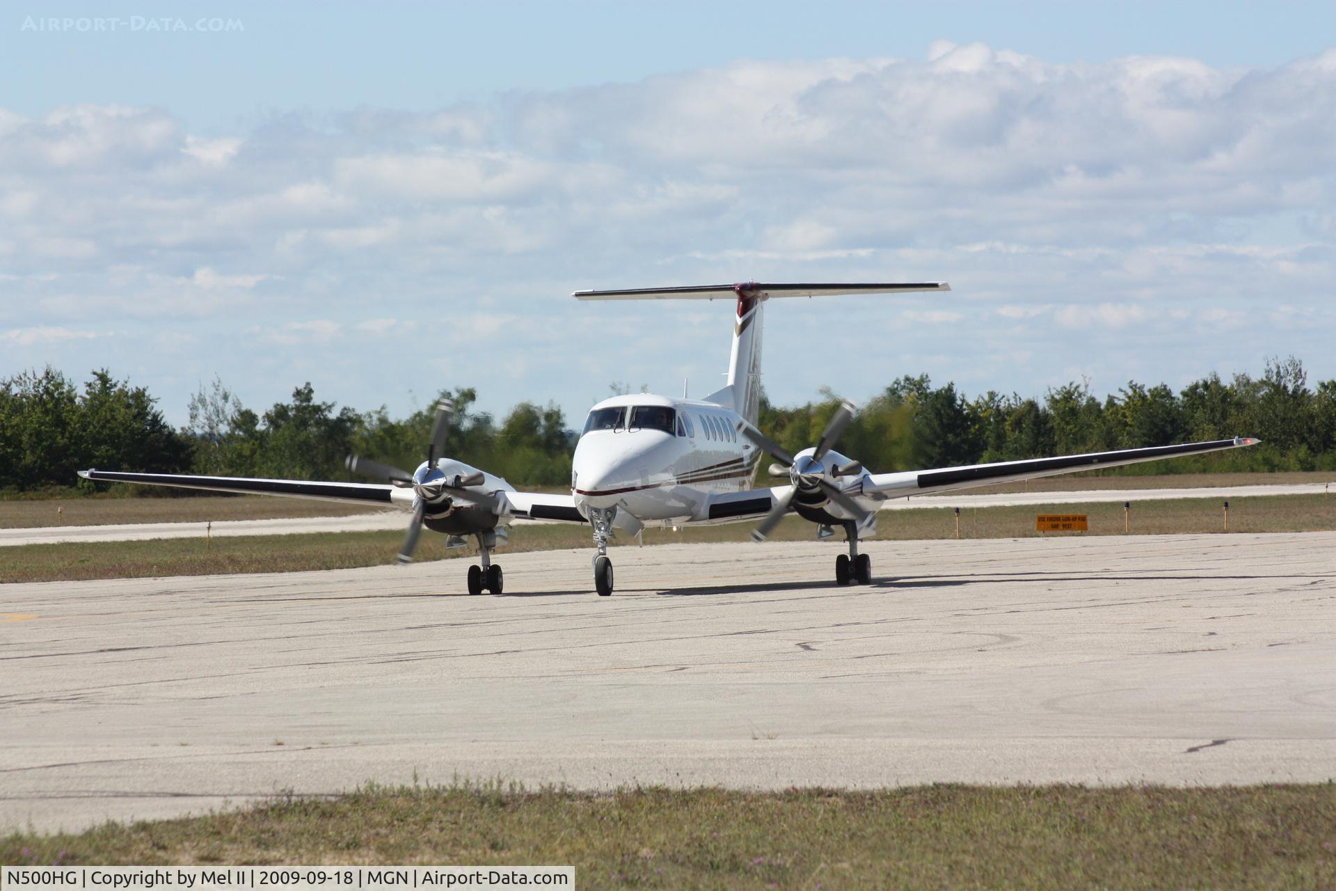 N500HG, 2006 Raytheon B200 King Air C/N BB-1954, KTOL-KMGN - Taxi From Landing RWY 28