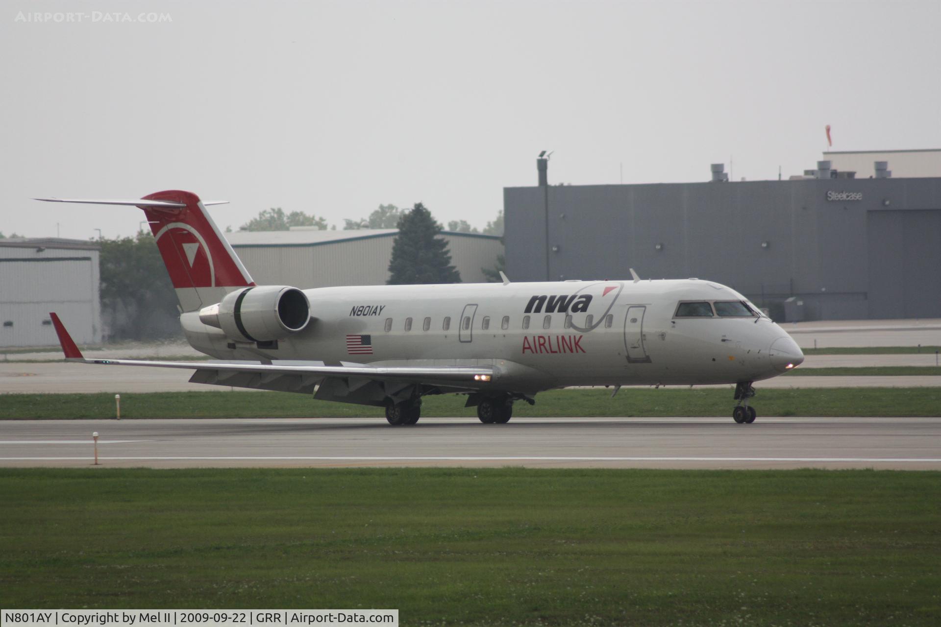 N801AY, 2004 Bombardier CRJ-200ER (CL-600-2B19) C/N 8001, FLG4230 - KMSP-KGRR - Landing RWY 8R
