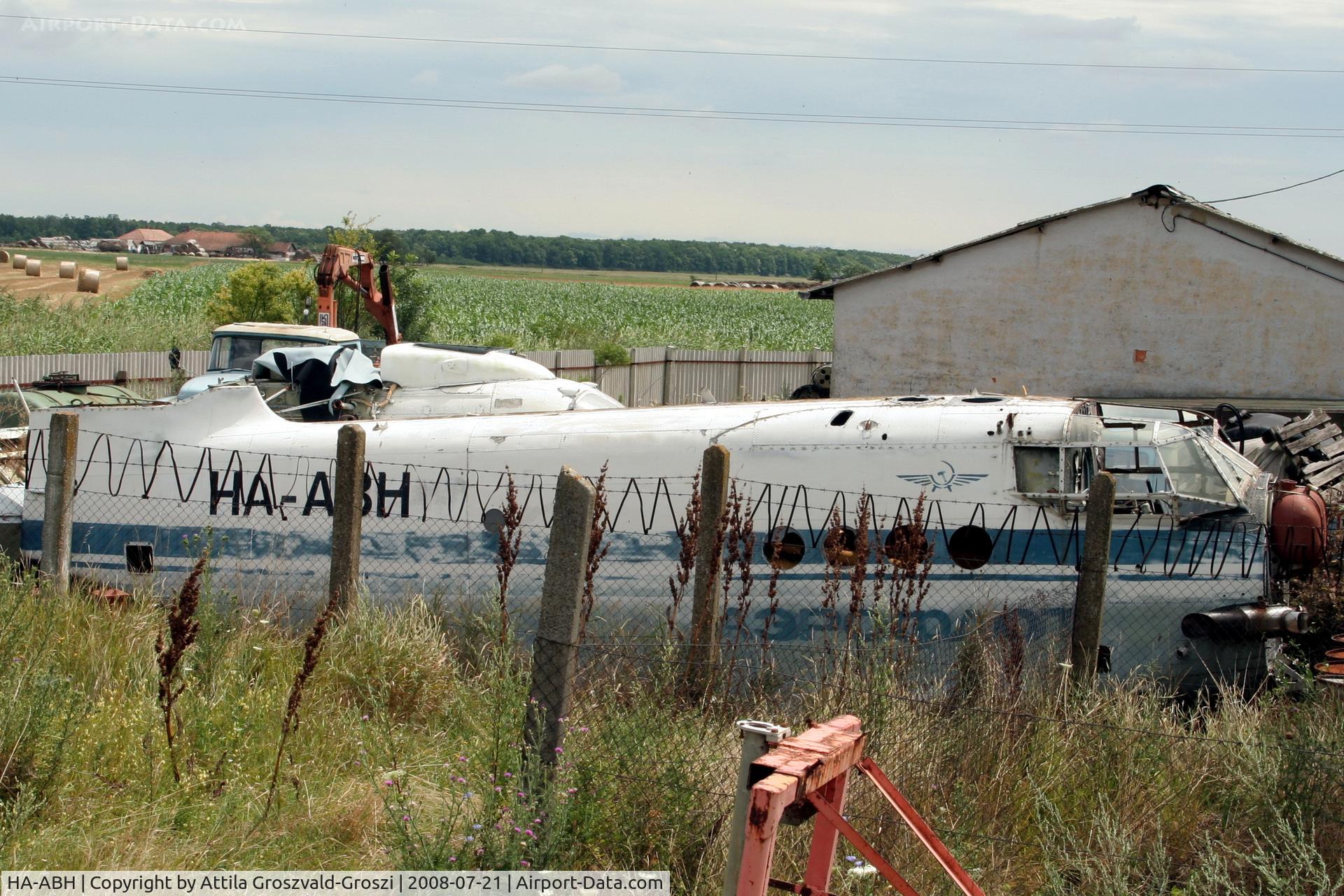 HA-ABH, 1963 PZL-Mielec An-2TP C/N 1G28-01, Kisujszállás, agricultural depot.
