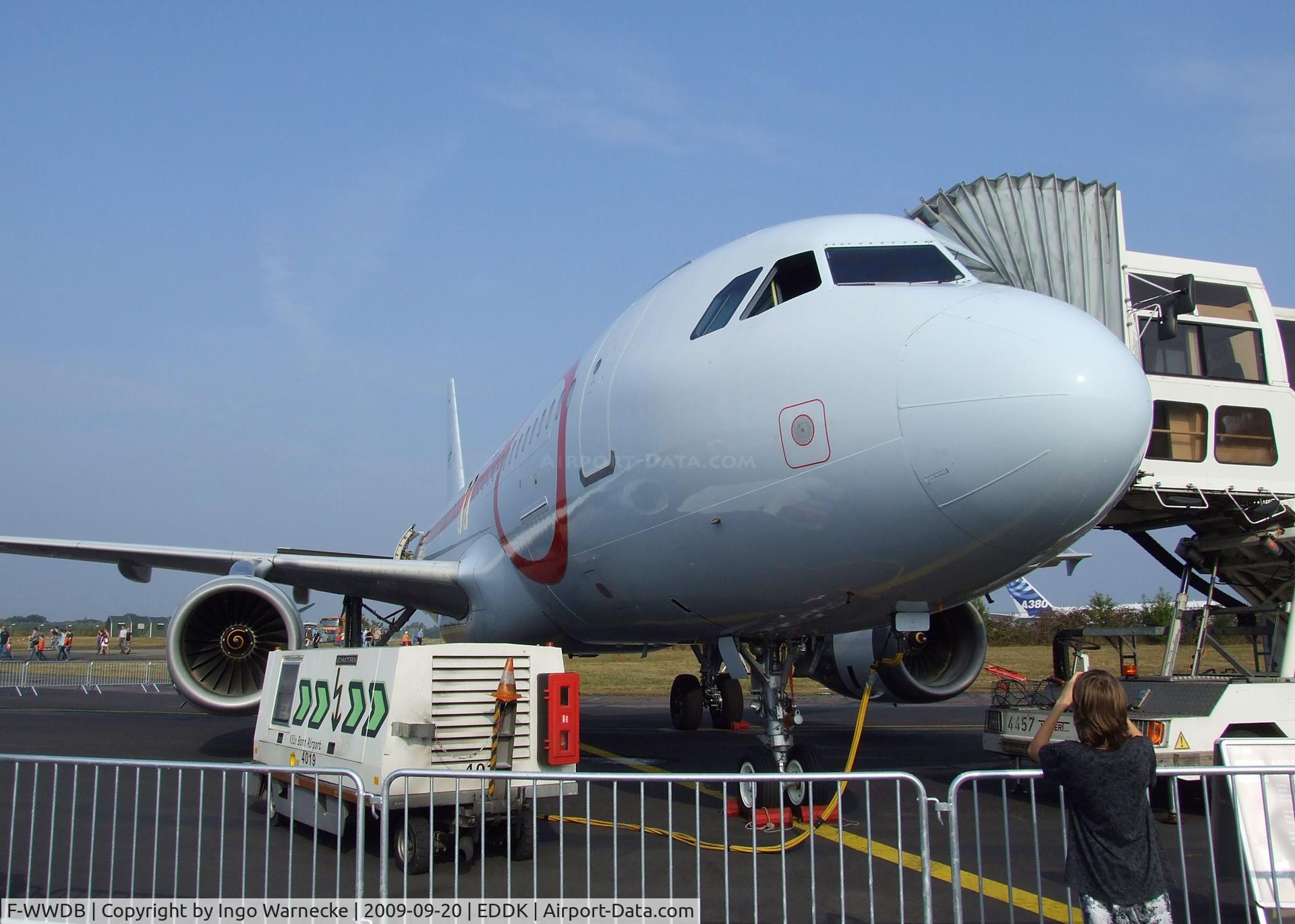 F-WWDB, 1997 Airbus A320-232 C/N 659, Airbus A320-232 ATRA (Advanced Technology Research Aircraft) operated alternately by DLR and Airbus - here operated by Airbus, hence the french registration - at the DLR 2009 air and space day on the side of Cologne airport
