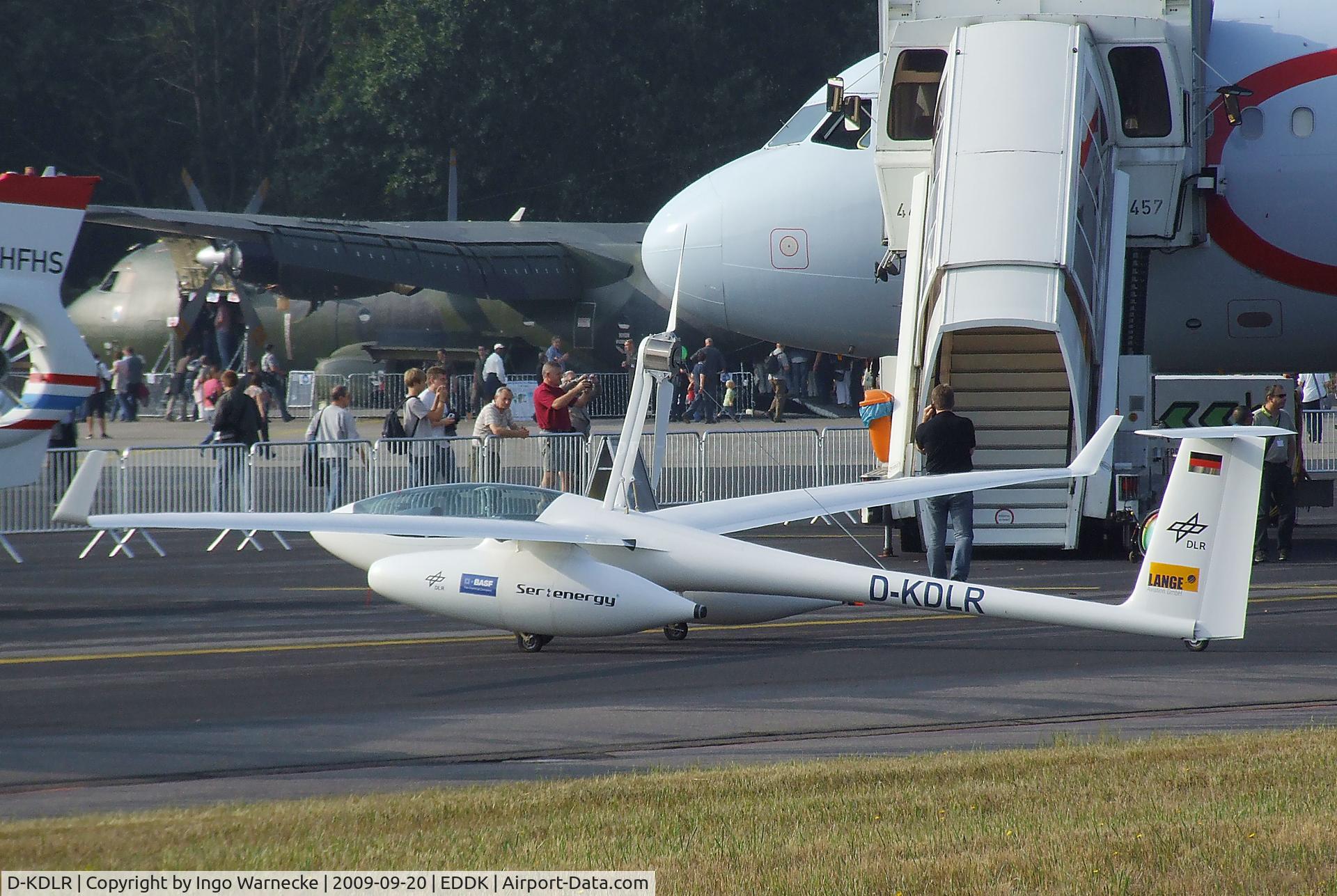 D-KDLR, 2008 Lange E-1 Antares DLR-H2 C/N 01, DLR / Lange Aviation Antares DLR-H2 fuel cell/hydrogen powered electric aircraft of the DLR at the DLR 2009 air and space day on the side of Cologne airport