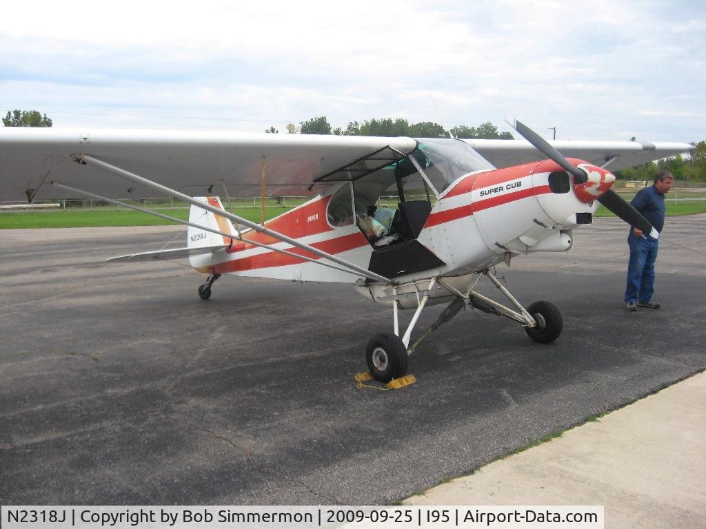 N2318J, 1979 Piper PA-18-150 Super Cub C/N 18-7909100, Fueling at Kenton, Ohio