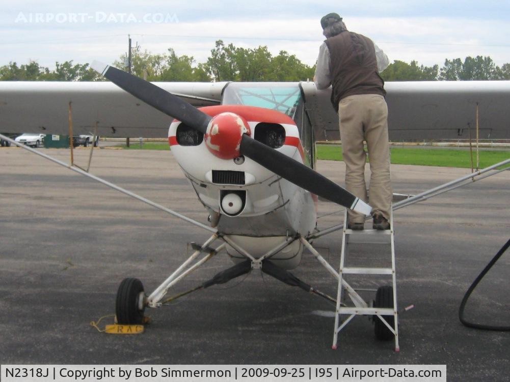 N2318J, 1979 Piper PA-18-150 Super Cub C/N 18-7909100, Fueling at Kenton, Ohio