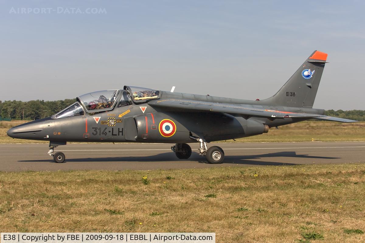 E38, Dassault-Dornier Alpha Jet E C/N E38, French Air Force Alpha Jet taxying to the active