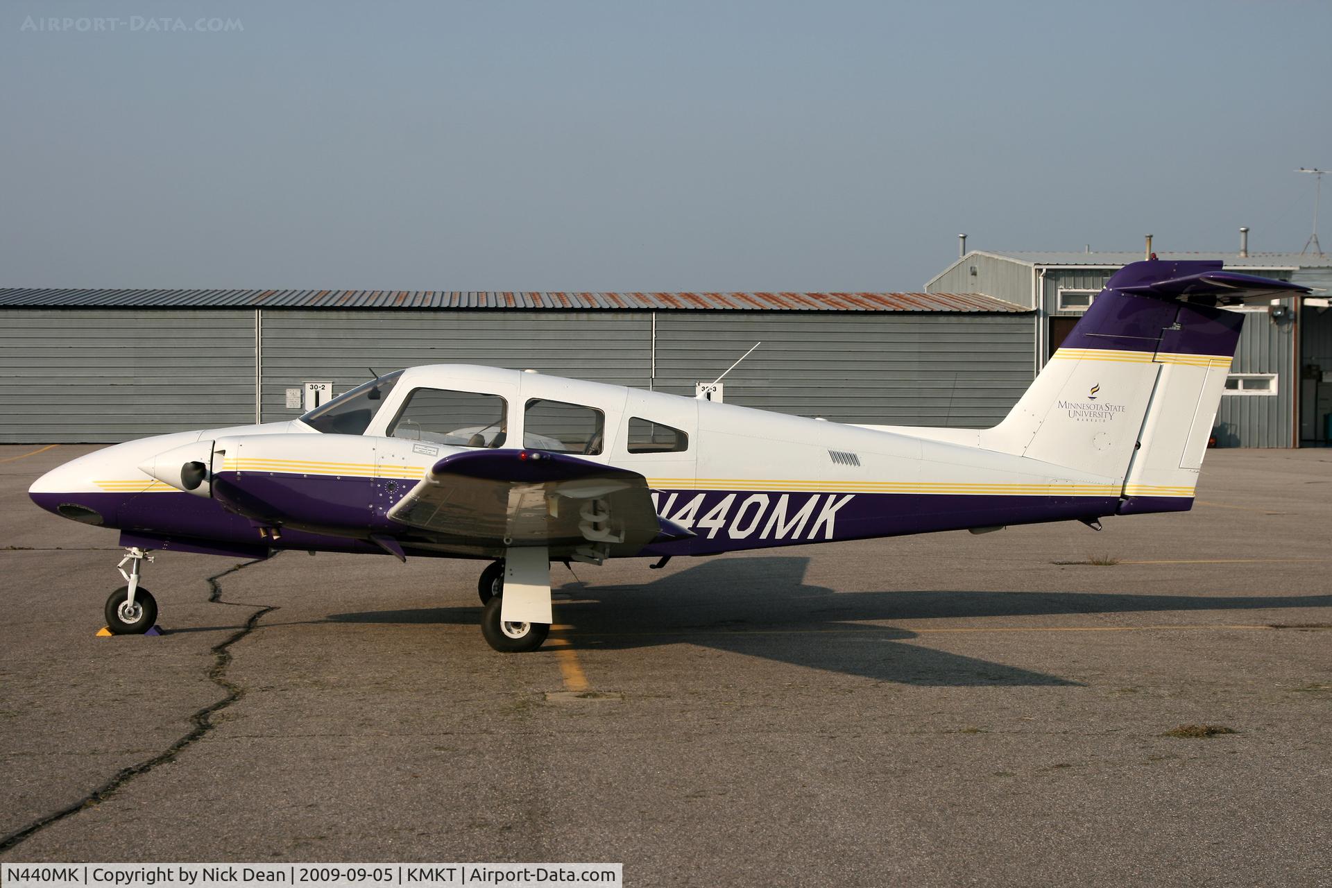 N440MK, 2001 Piper PA-44-180 Seminole C/N 4496068, KMKT