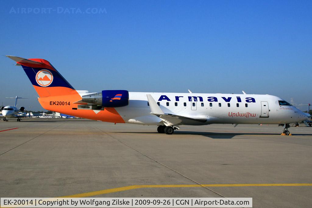 EK-20014, 1998 Canadair CRJ-100LR (CL-600-2B19) C/N 7282, visitor