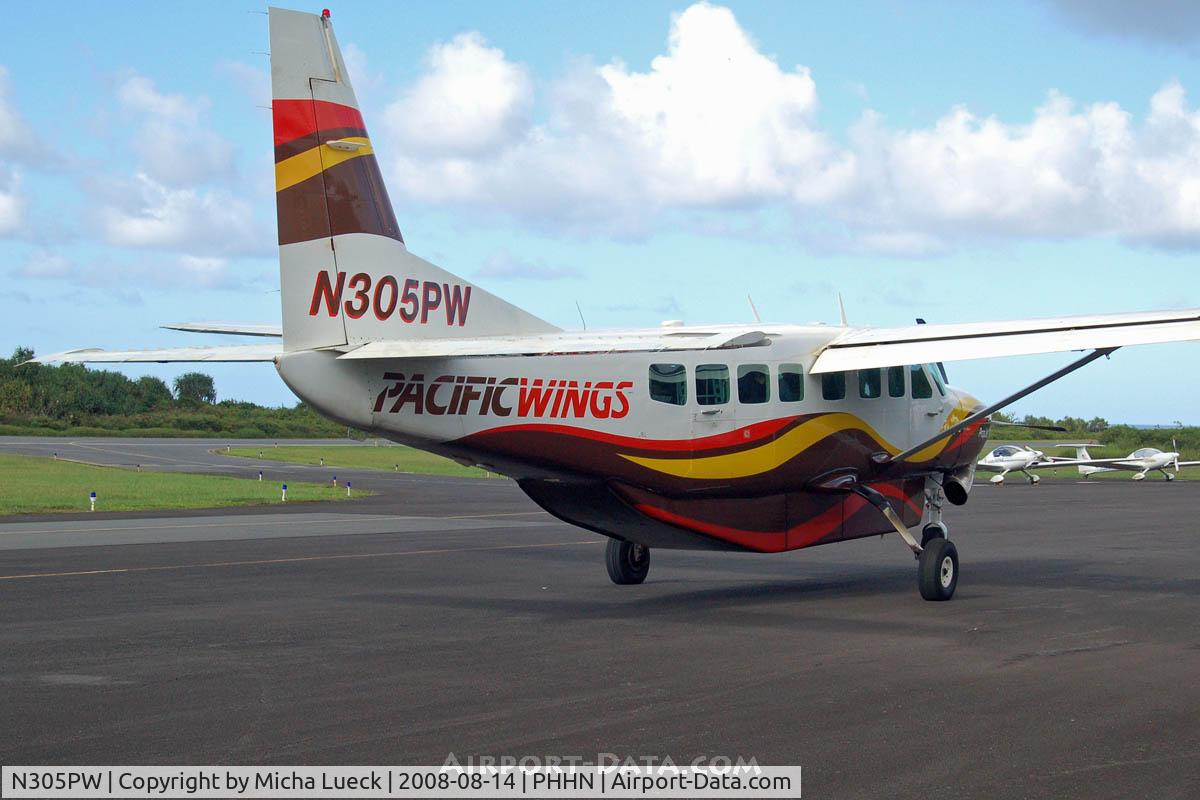 N305PW, 2000 Cessna 208B C/N 208B0828, At Hana, Maui, Hawai'i