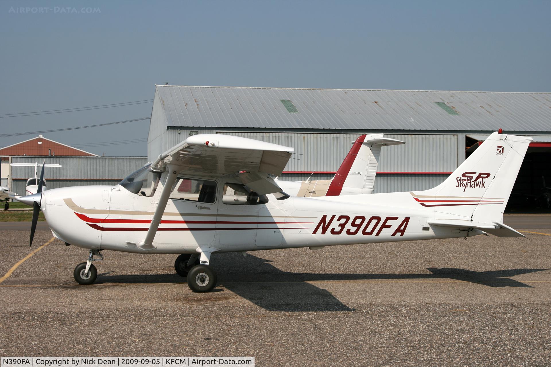 N390FA, 2003 Cessna 172S C/N 172S9390, KFCM
