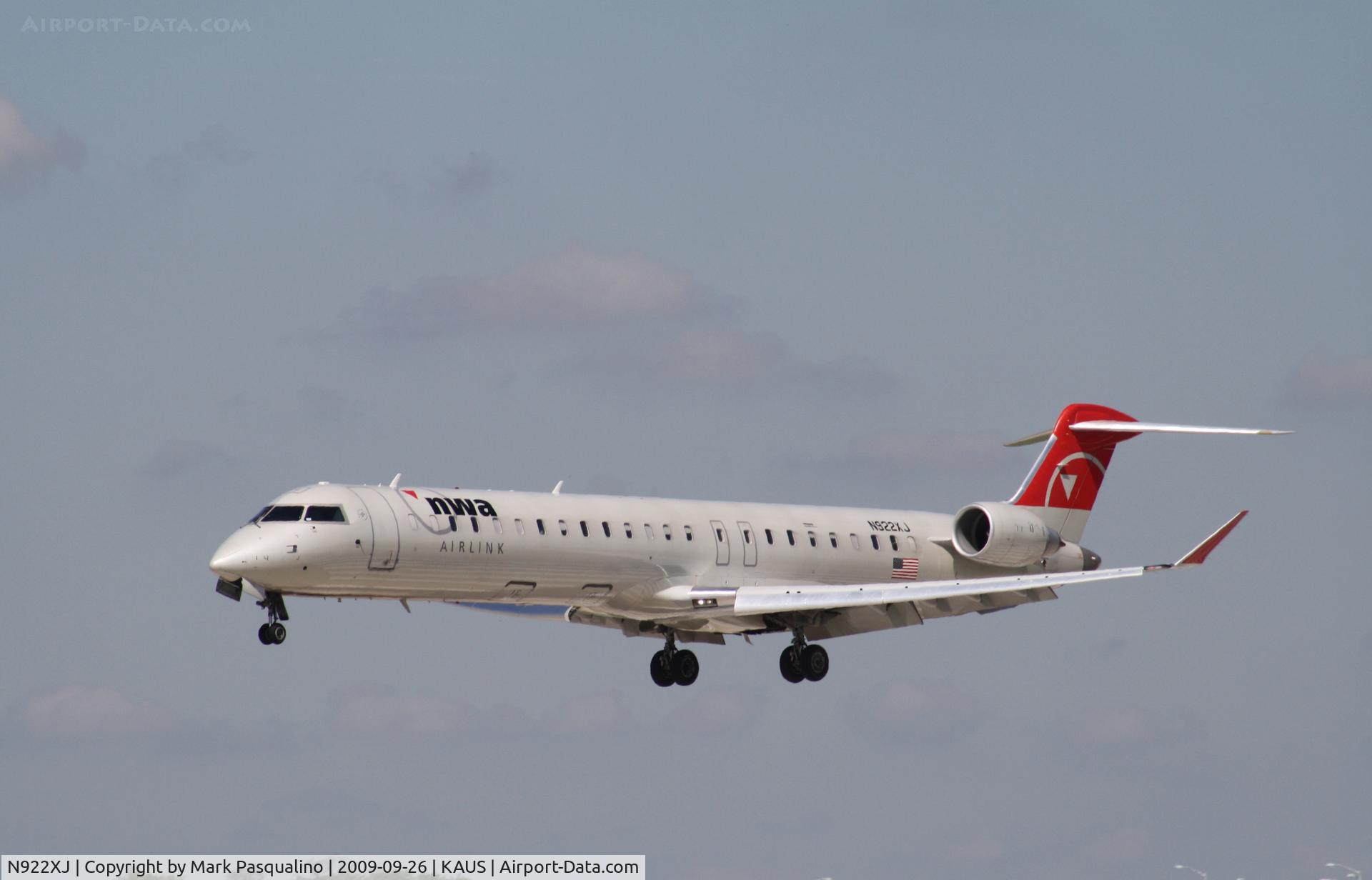 N922XJ, 2008 Bombardier CRJ-900LR (CL-600-2D24) C/N 15174, CL600-2D24