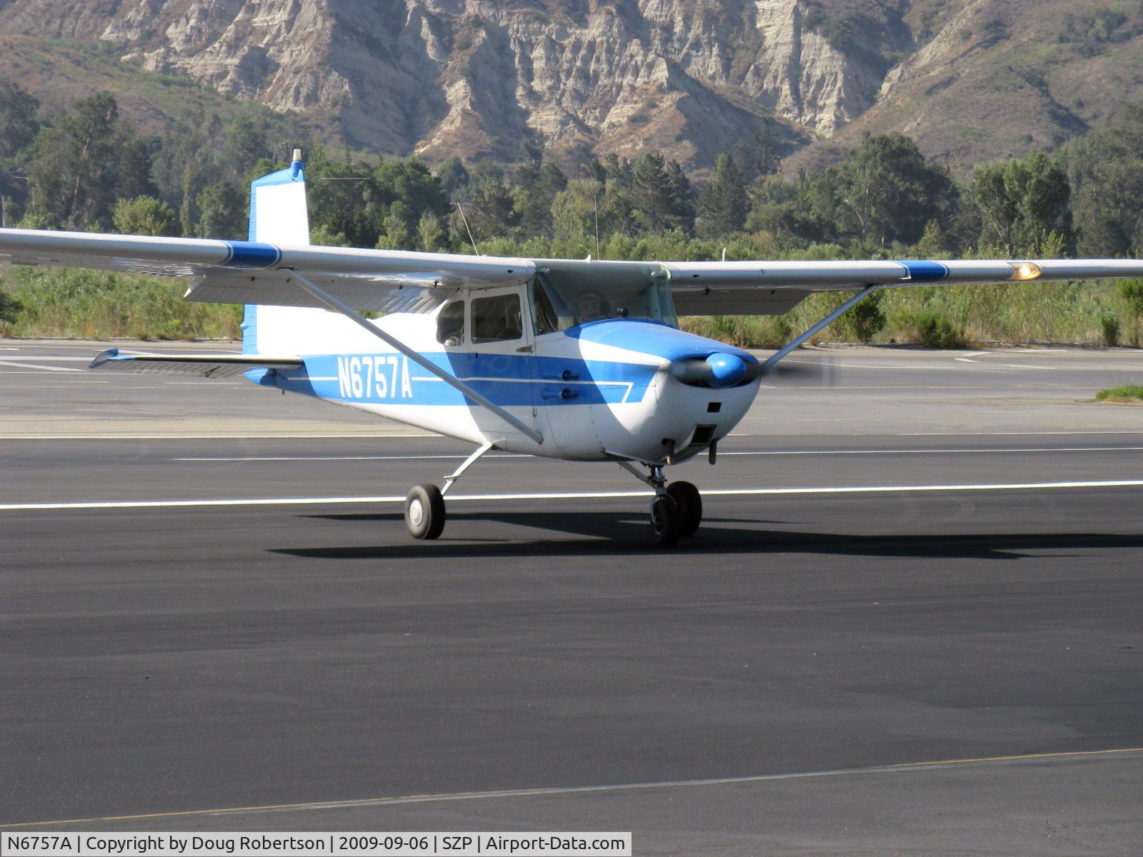 N6757A, 1956 Cessna 172 C/N 28857, 1956 Cessna 172, Continental O-300 145 Hp, taxi off the active