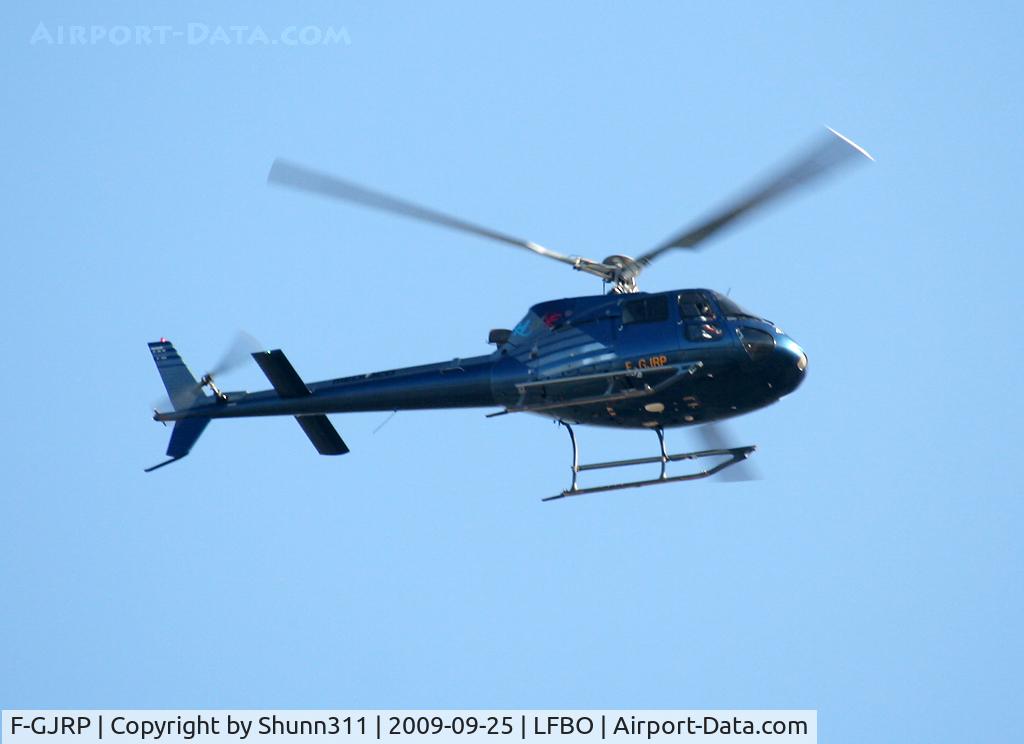 F-GJRP, Aerospatiale AS350B-2 Ecureuil C/N 1926, Passing above rwy 32