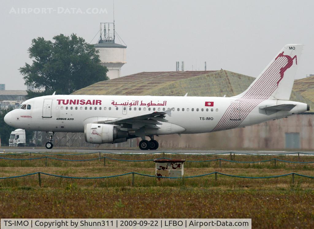 TS-IMO, 2001 Airbus A319-114 C/N 1479, Ready to take off rwy 32R