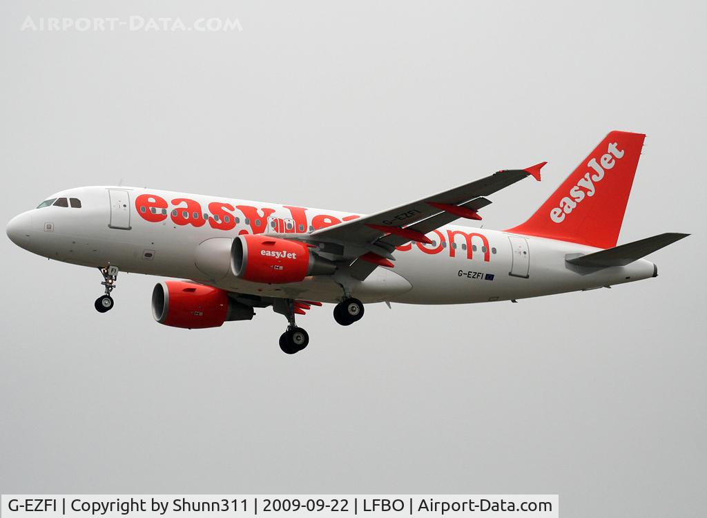 G-EZFI, 2009 Airbus A319-111 C/N 3888, Landing rwy 32L