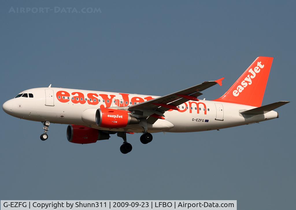 G-EZFG, 2009 Airbus A319-111 C/N 3845, Landing rwy 32L
