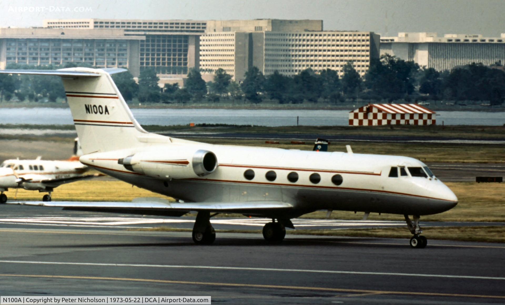 N100A, 1970 Grumman G-1159 Gulfstream II C/N 89, Gulfstream II of the Exxon Corporation seen at Washington National in May 1973.