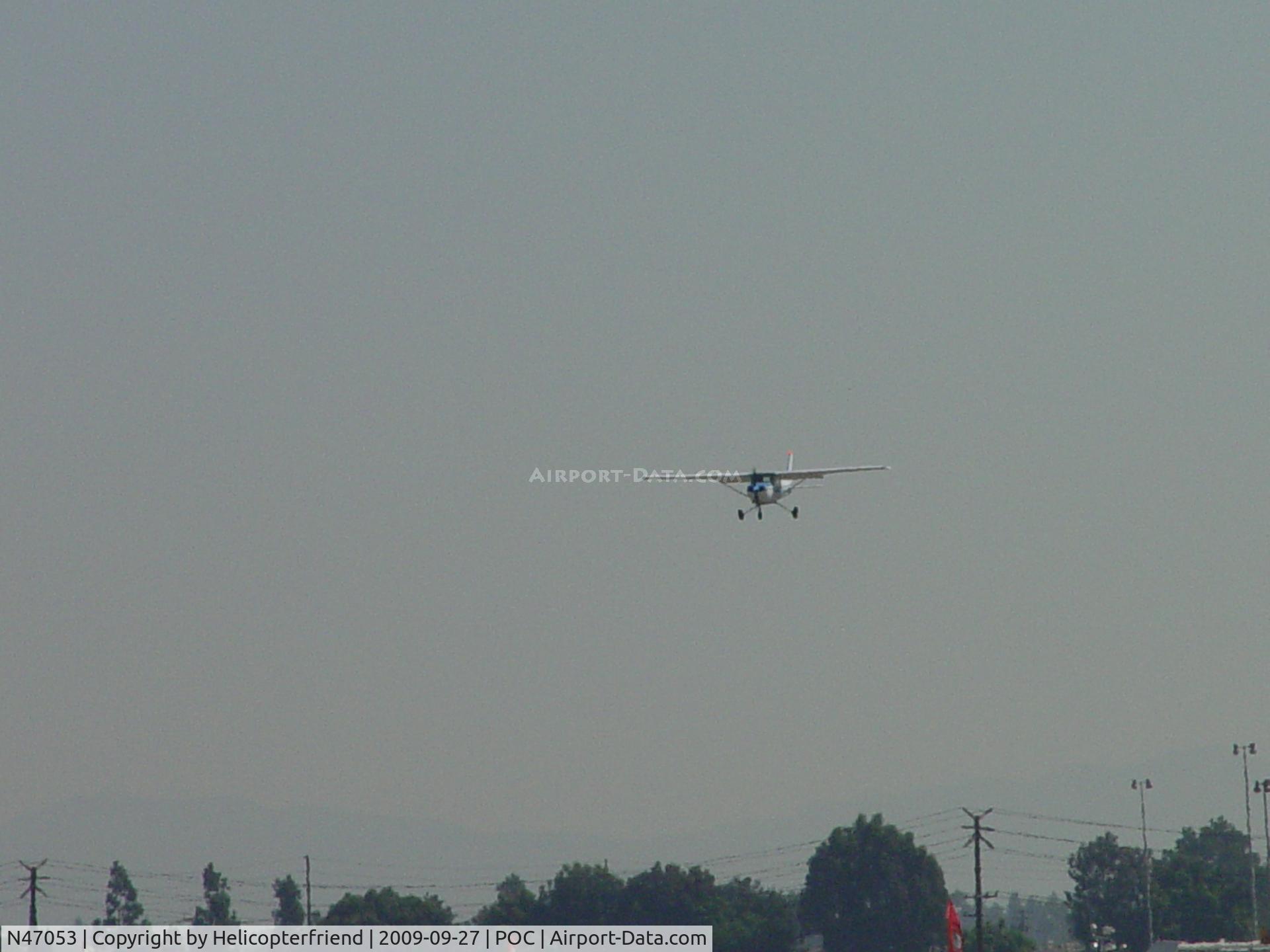N47053, 1979 Cessna 152 C/N 15283163, On final to Runway 26L