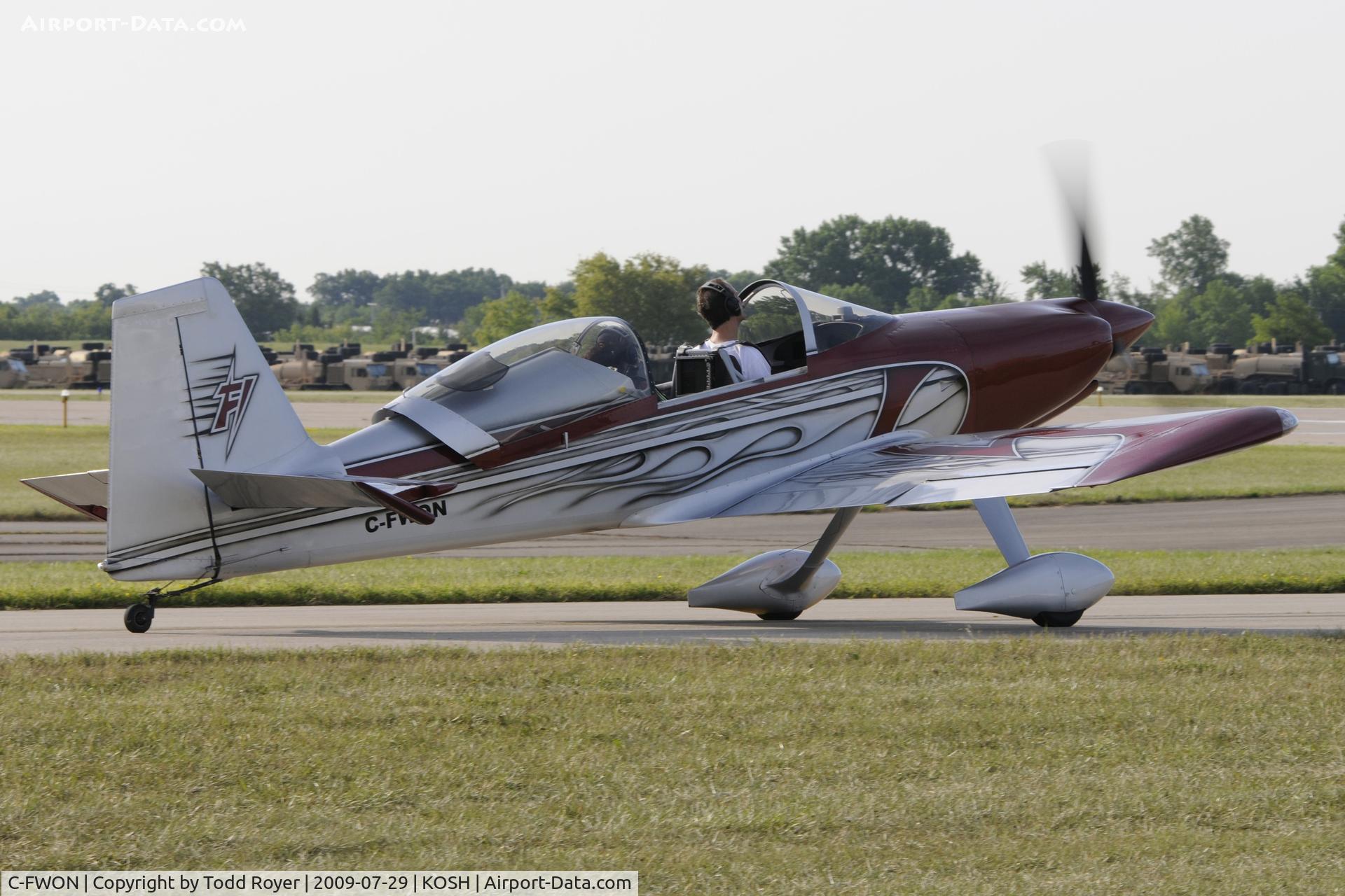 C-FWON, 2005 Team Rocket F-1 Rocket C/N 90, Taxi for departure
