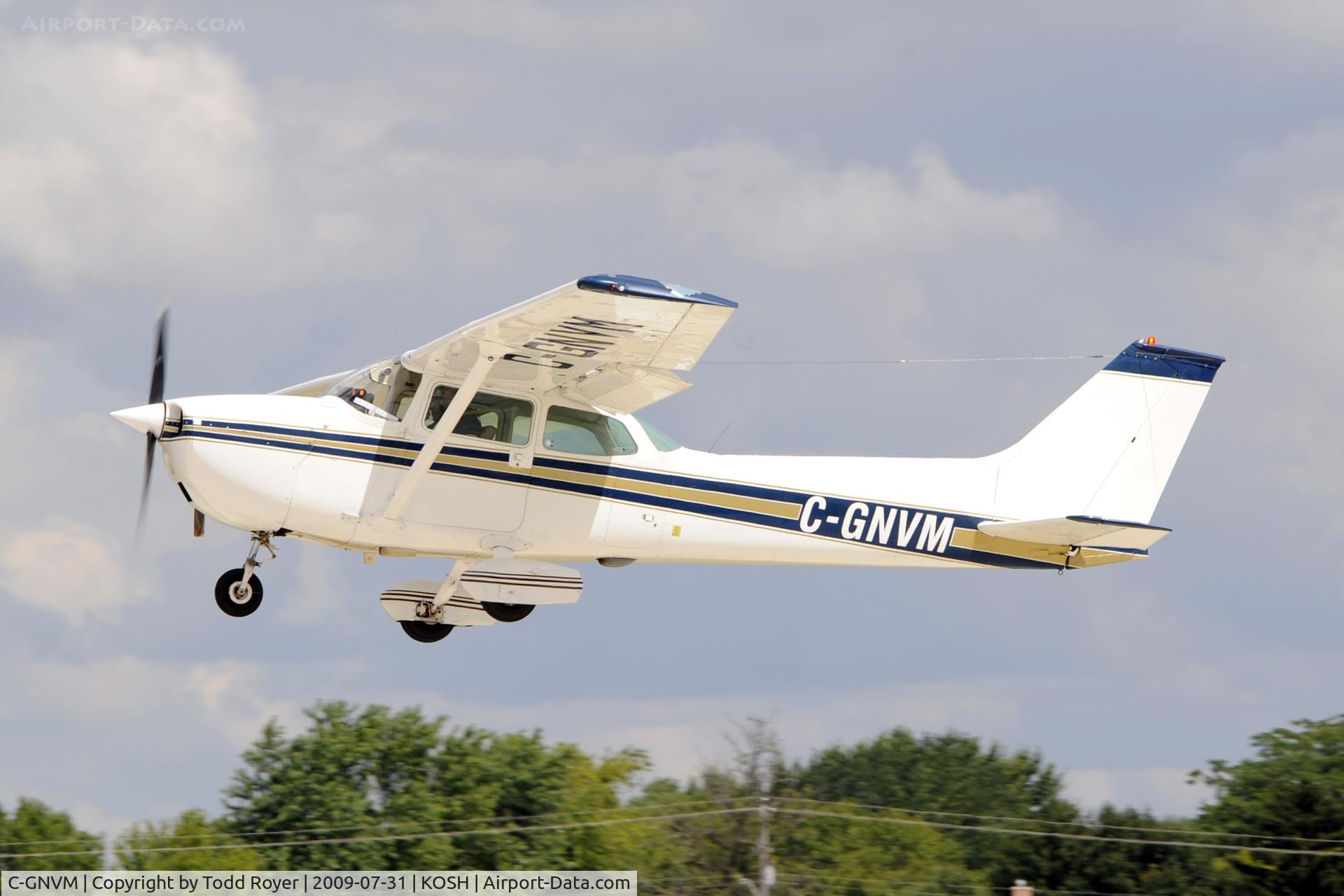 C-GNVM, 1974 Cessna 172M C/N 17262137, Departing OSH on 27