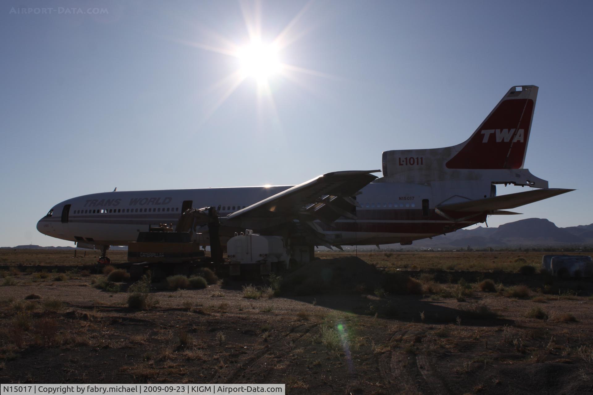 N15017, Lockheed L-1011-385-1 TriStar 1 C/N 193B-1063, The last sunlight she will see.