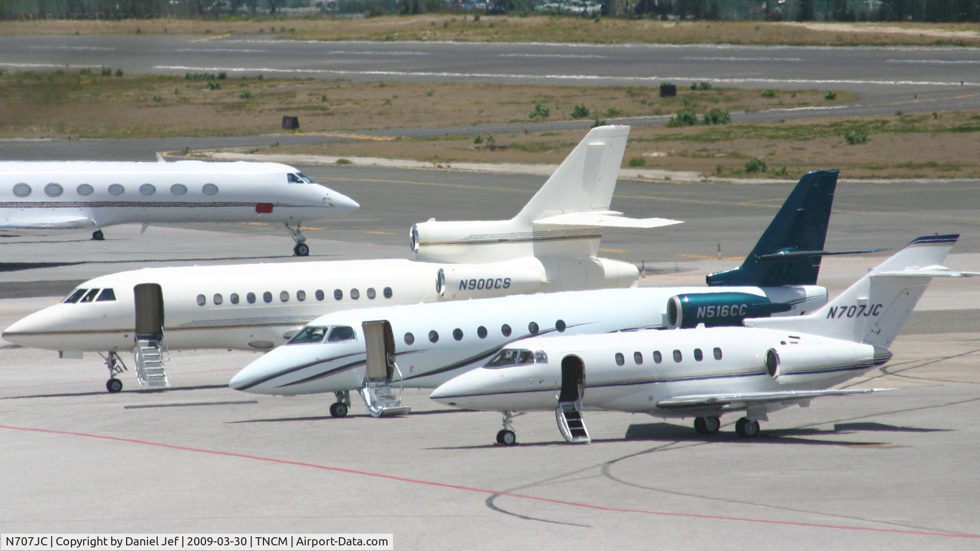 N707JC, 2005 Raytheon HAWKER 800XP C/N 258703, Just waiting for my passengers!!!!!