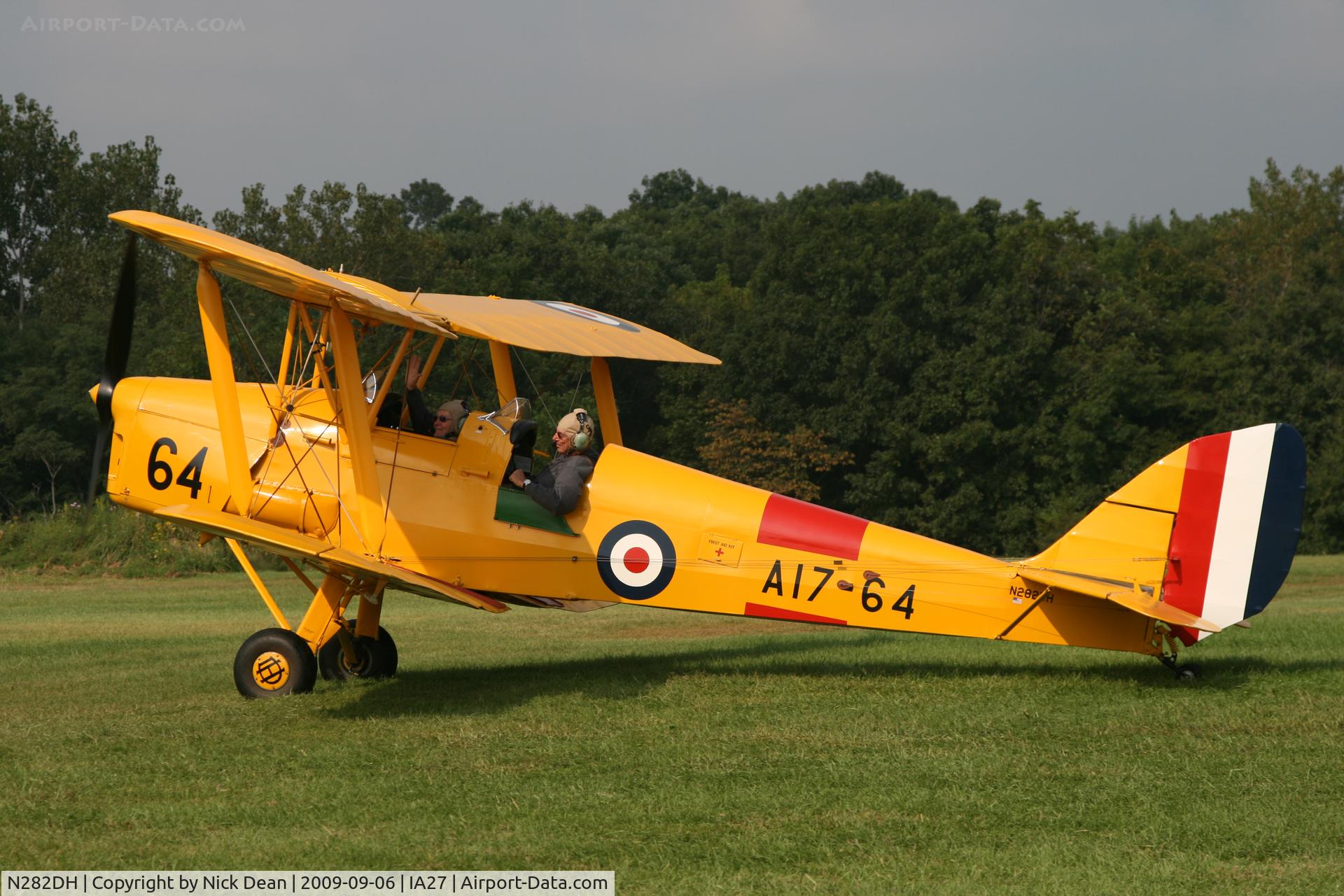 N282DH, 1940 De Havilland Australia DH-82A Tiger Moth C/N DHA61, IA27
