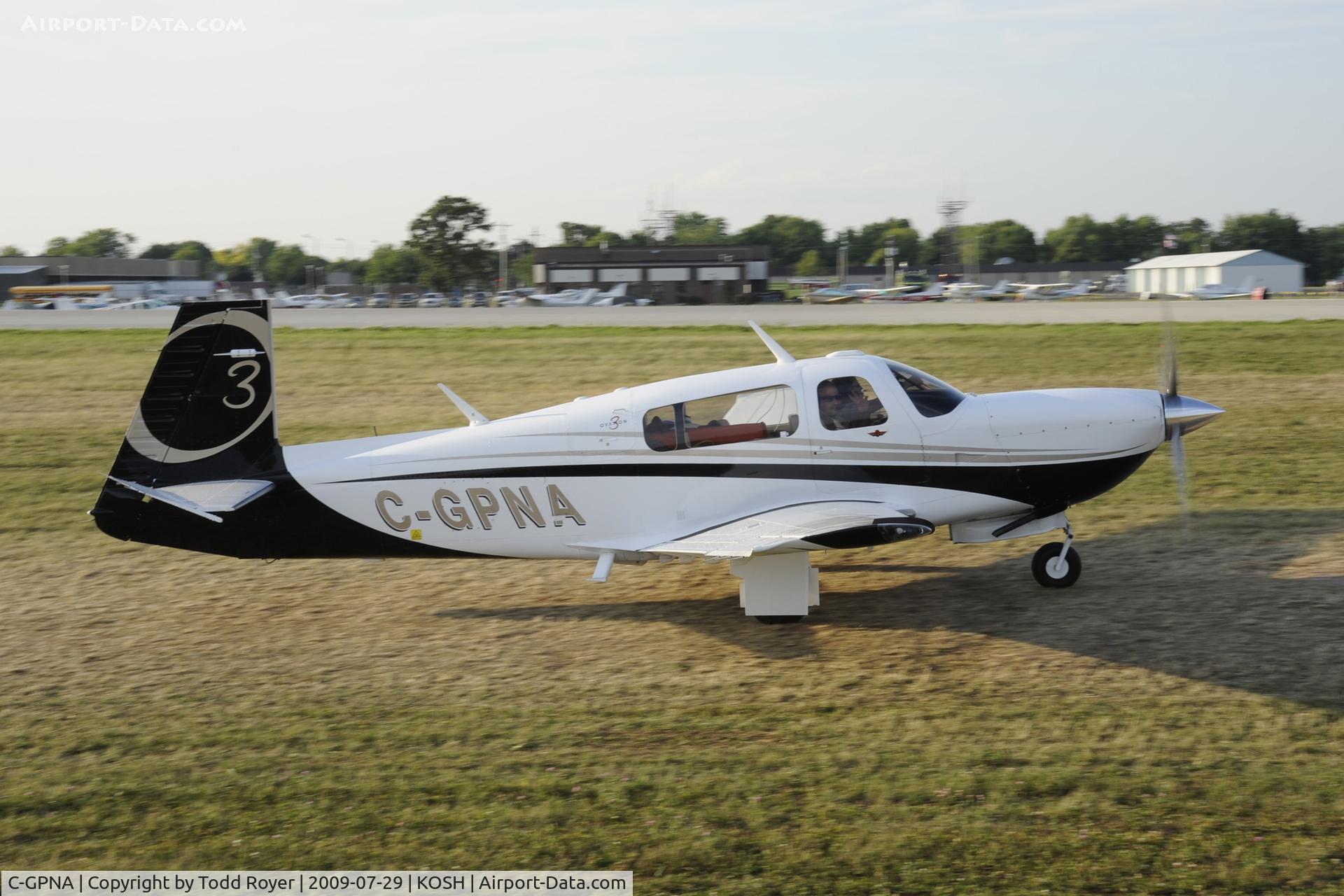 C-GPNA, 2007 Mooney M20R Ovation C/N 29-0487, Taxi for departure