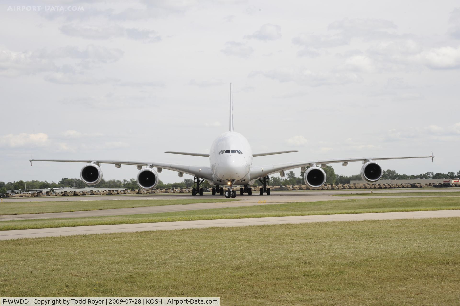F-WWDD, 2005 Airbus A380-861 C/N 004, Landing 36 at OSH