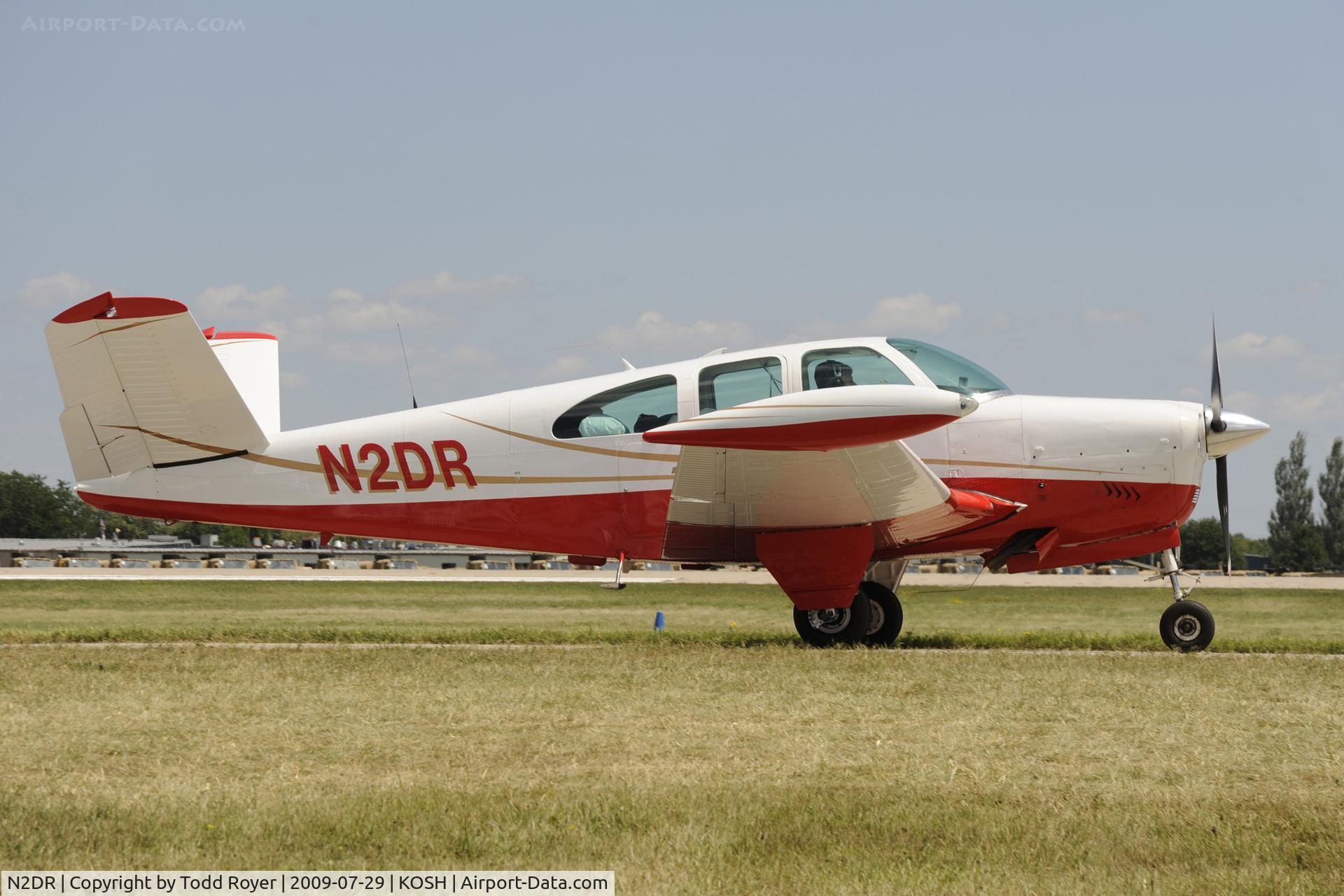 N2DR, 1962 Beech P35 Bonanza C/N D-6924, Taxi to parking