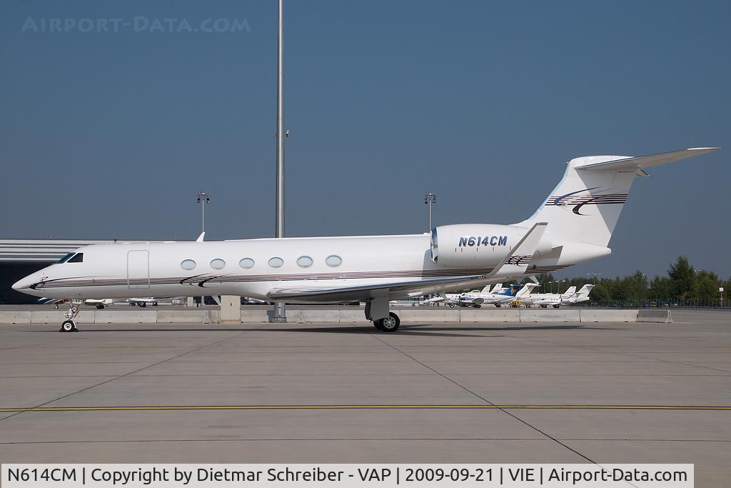 N614CM, 2000 Gulfstream Aerospace G-V C/N 614, Gulfstream 5