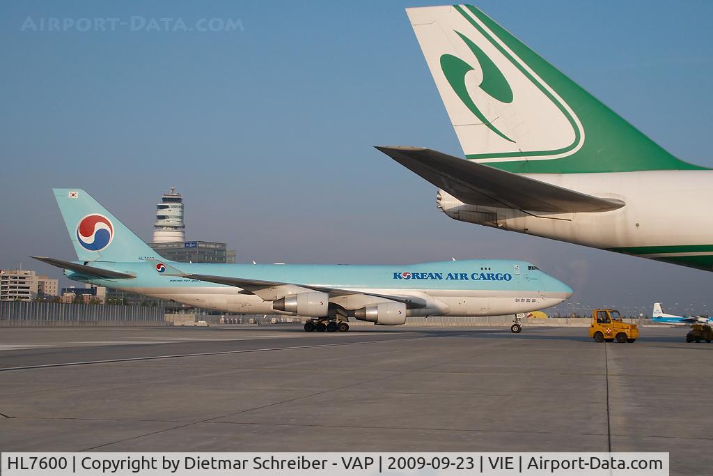 HL7600, 2004 Boeing 747-4B5F/SCD C/N 33945, Korean Air Cargo Boeing 747-400